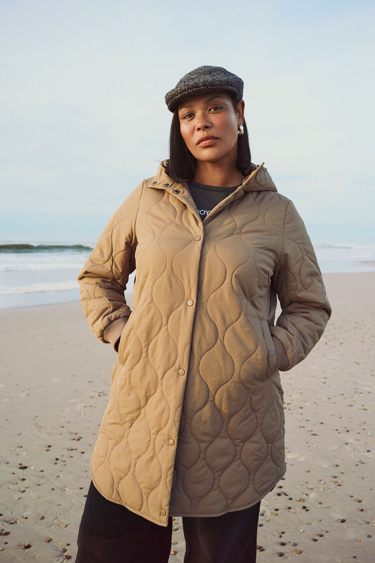 Quiltet jakke med detaljer, , Model
