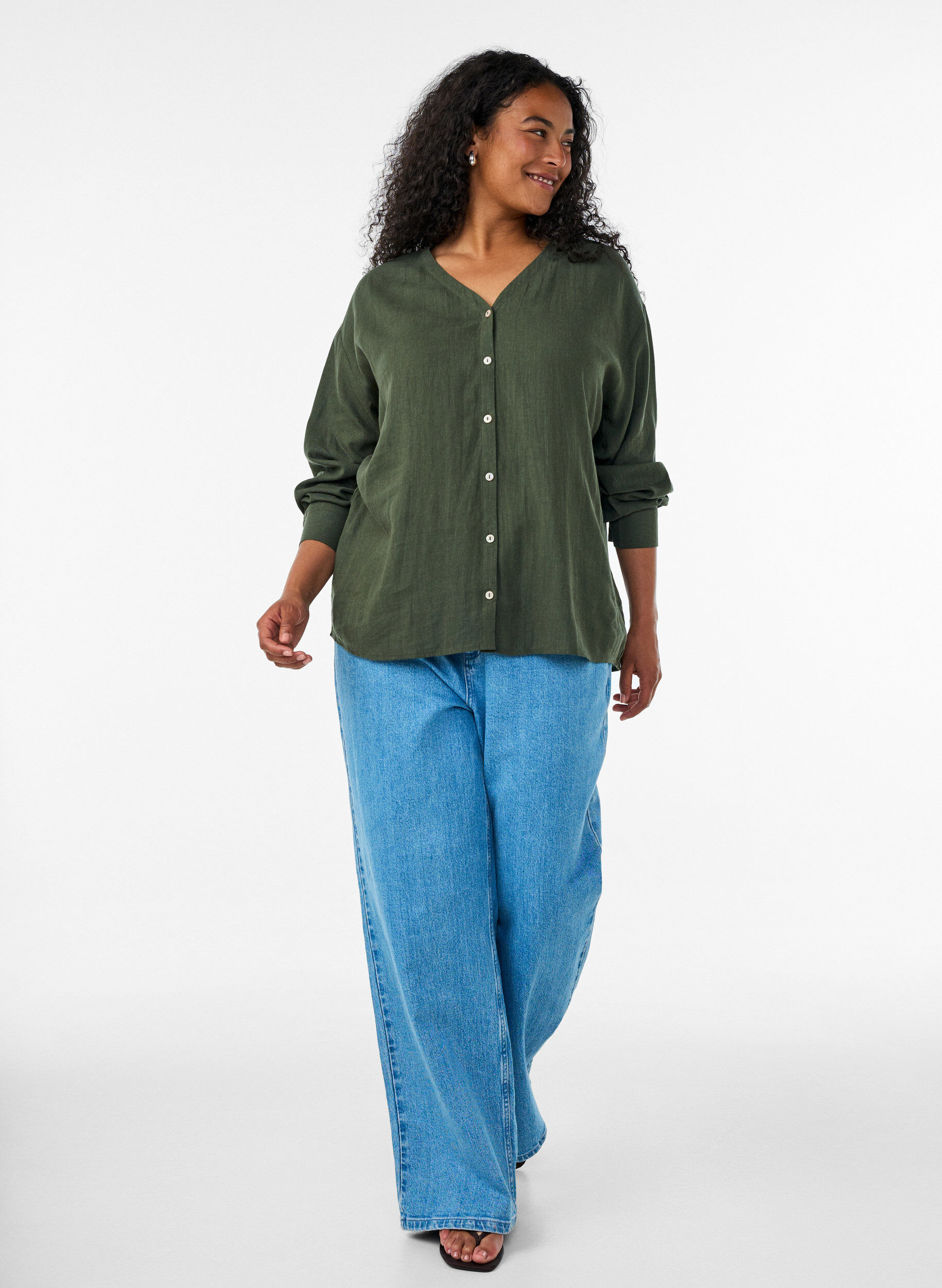 ZizziBluse i h&oslash;r og viskose med V-udsk&aelig;ring, Gr&oslash;n, Model image number 1