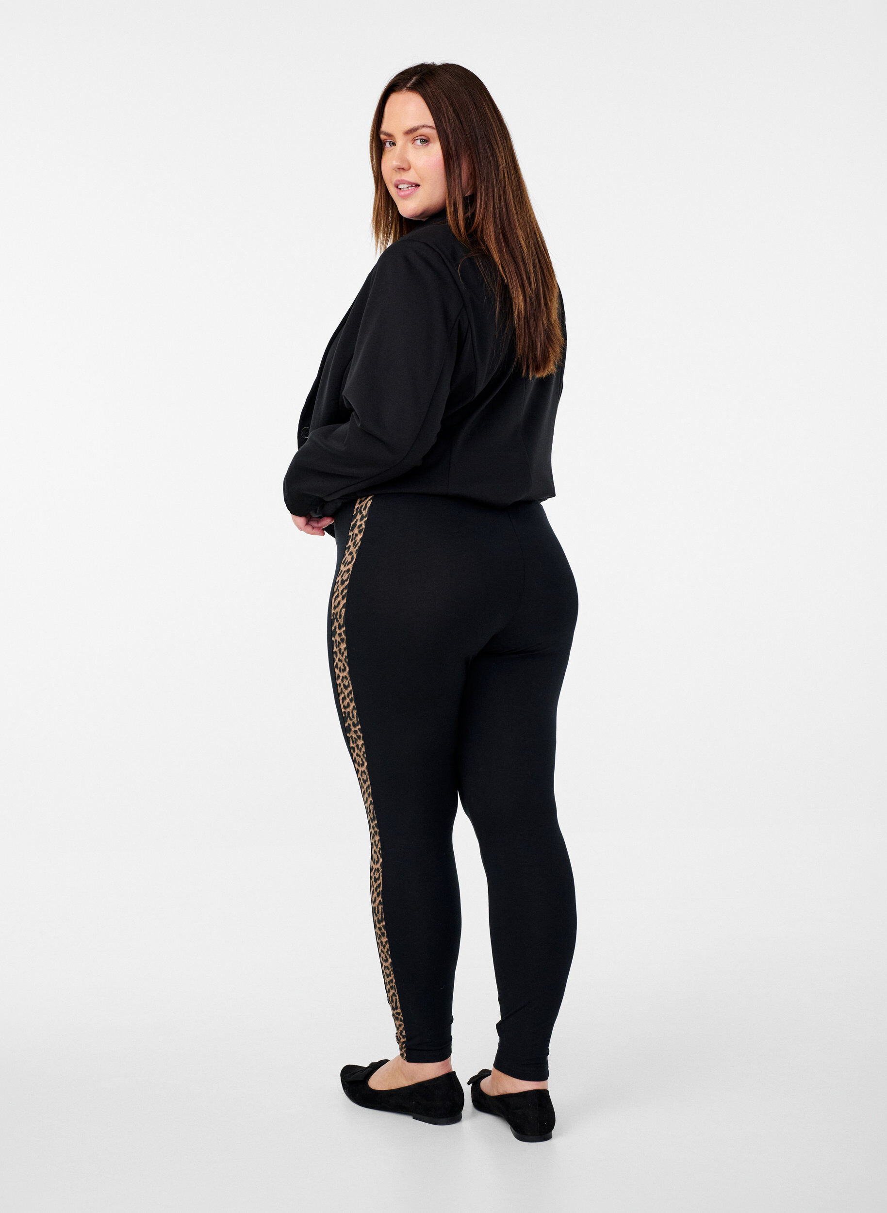 Zizzi Leggings i viskose med leoprint-stribe, Black W. Leo, Model image number 1