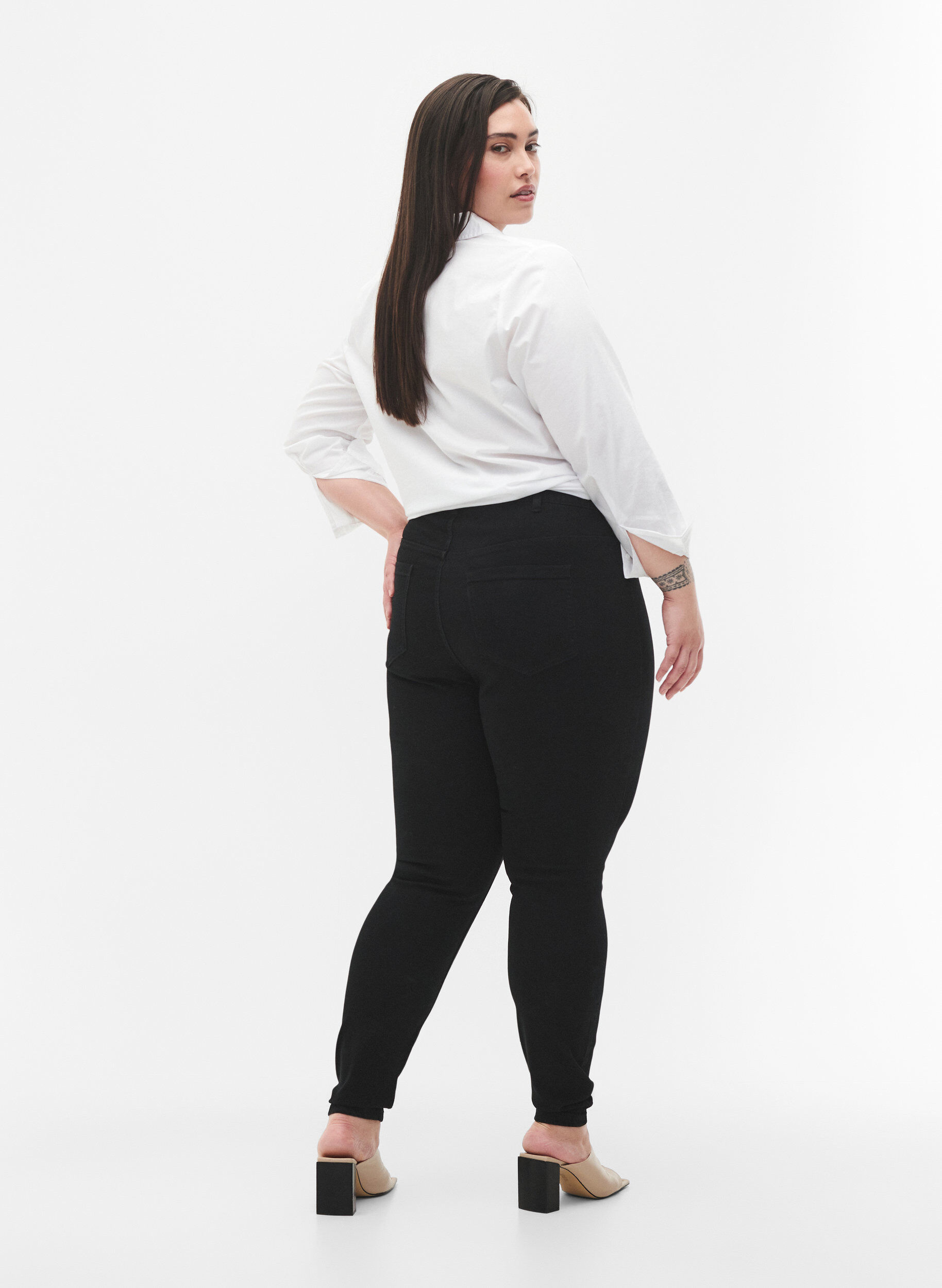 Zizzi Jeggings med baglommer, Black, Model image number 1