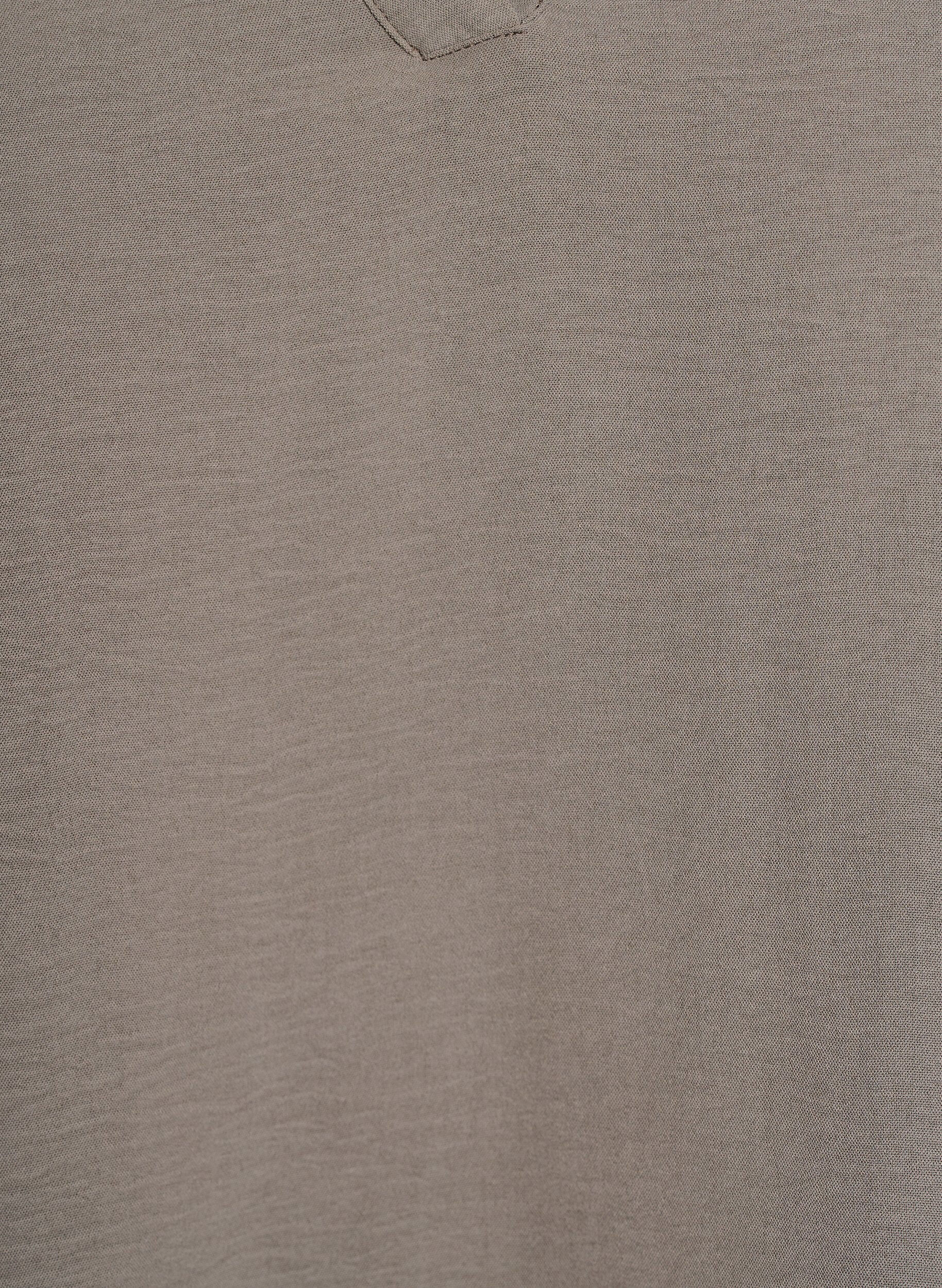 Zizzi Bluse med smock manchetter og V-udsk&aelig;ring, Beige, Packshot image number 2