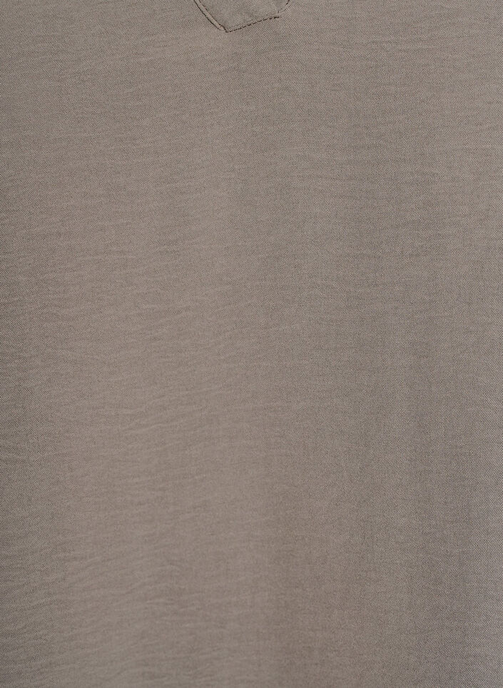 Bluse med smock manchetter og V-udsk&aelig;ring, Beige, Packshot image number 2