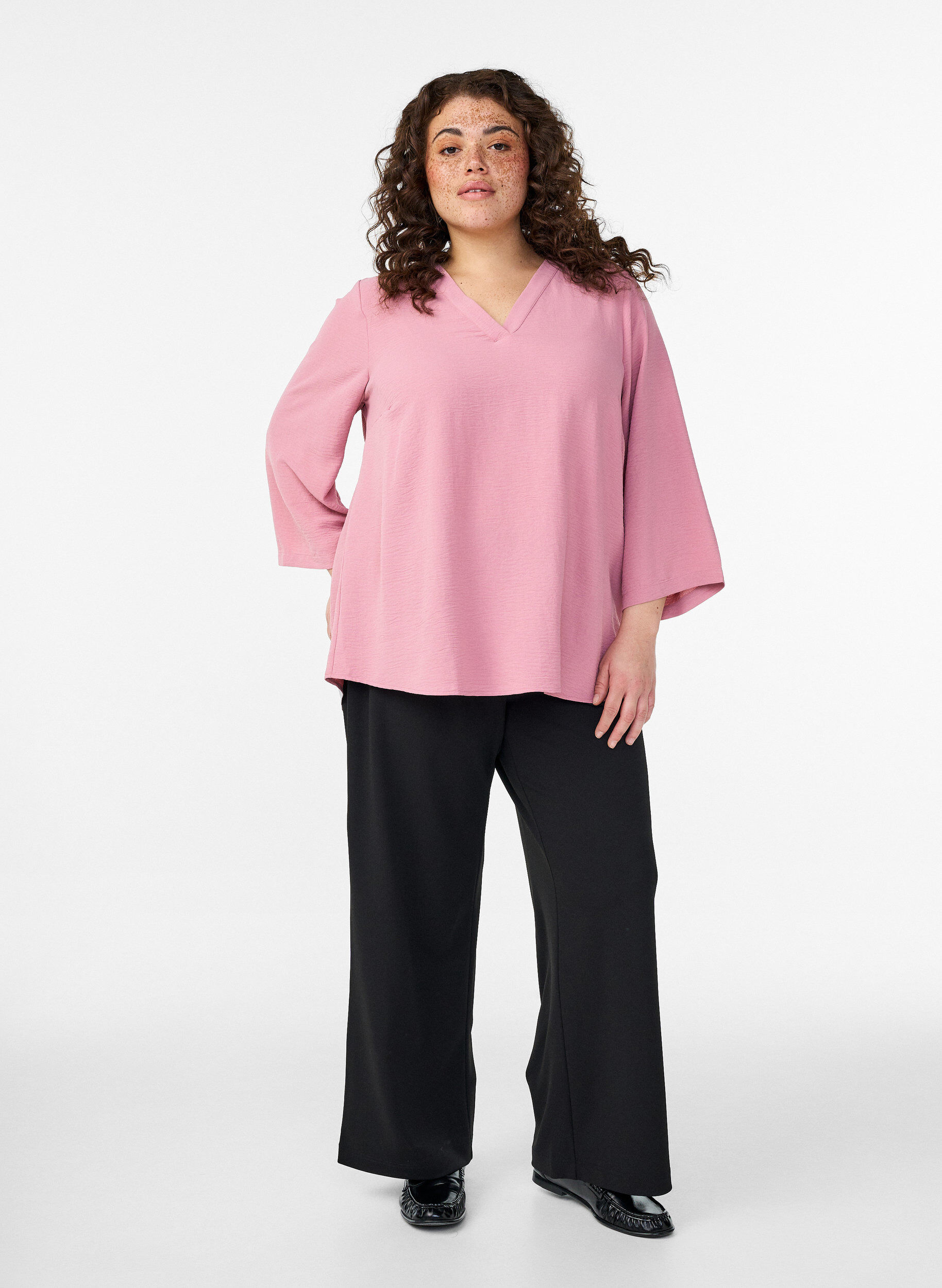 ZizziBluse med 3/4 &aelig;rmer, Lyser&oslash;d, Model image number 1
