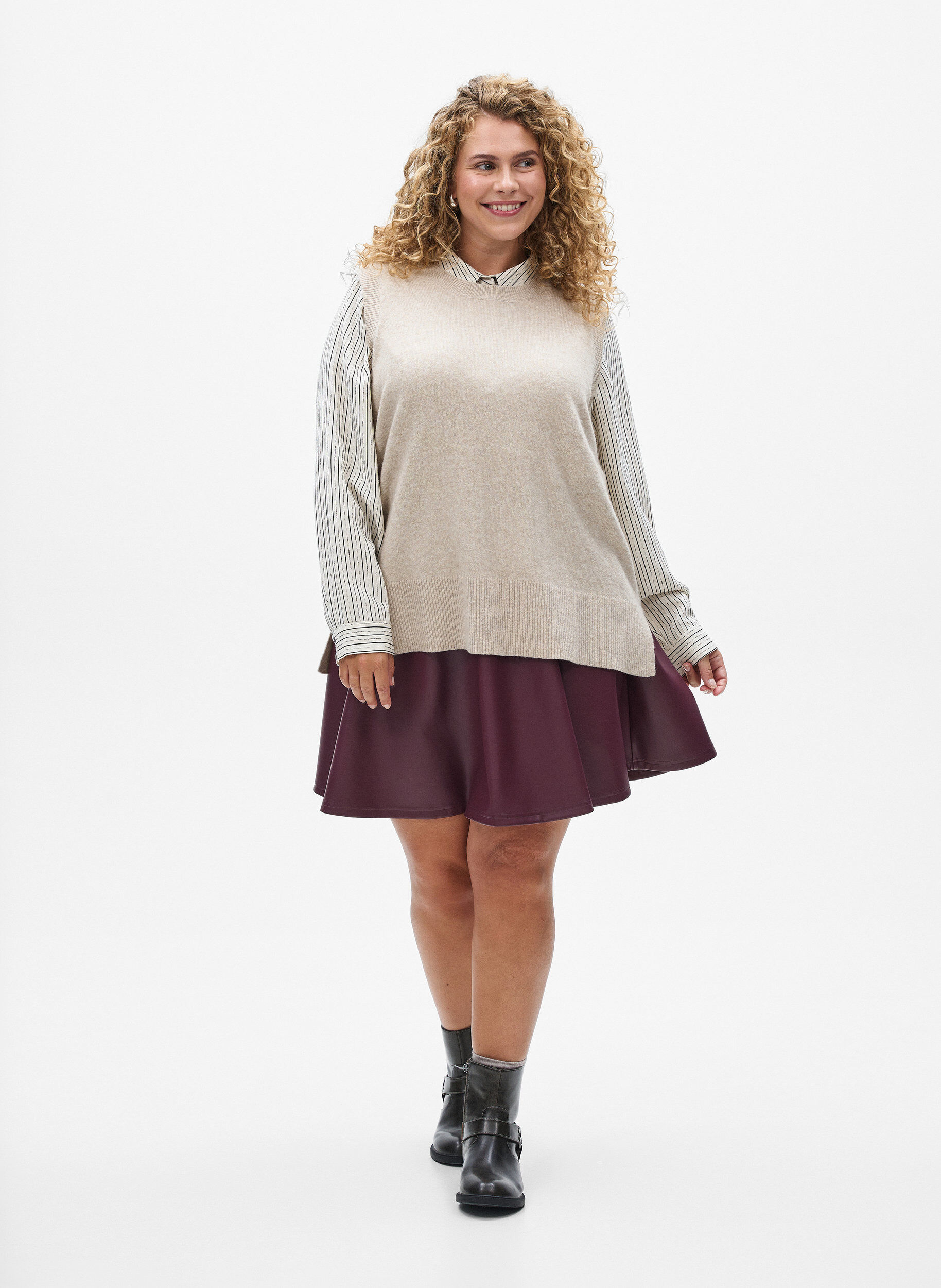 ZizziStrikvest med ribkanter, Beige, Model image number 1