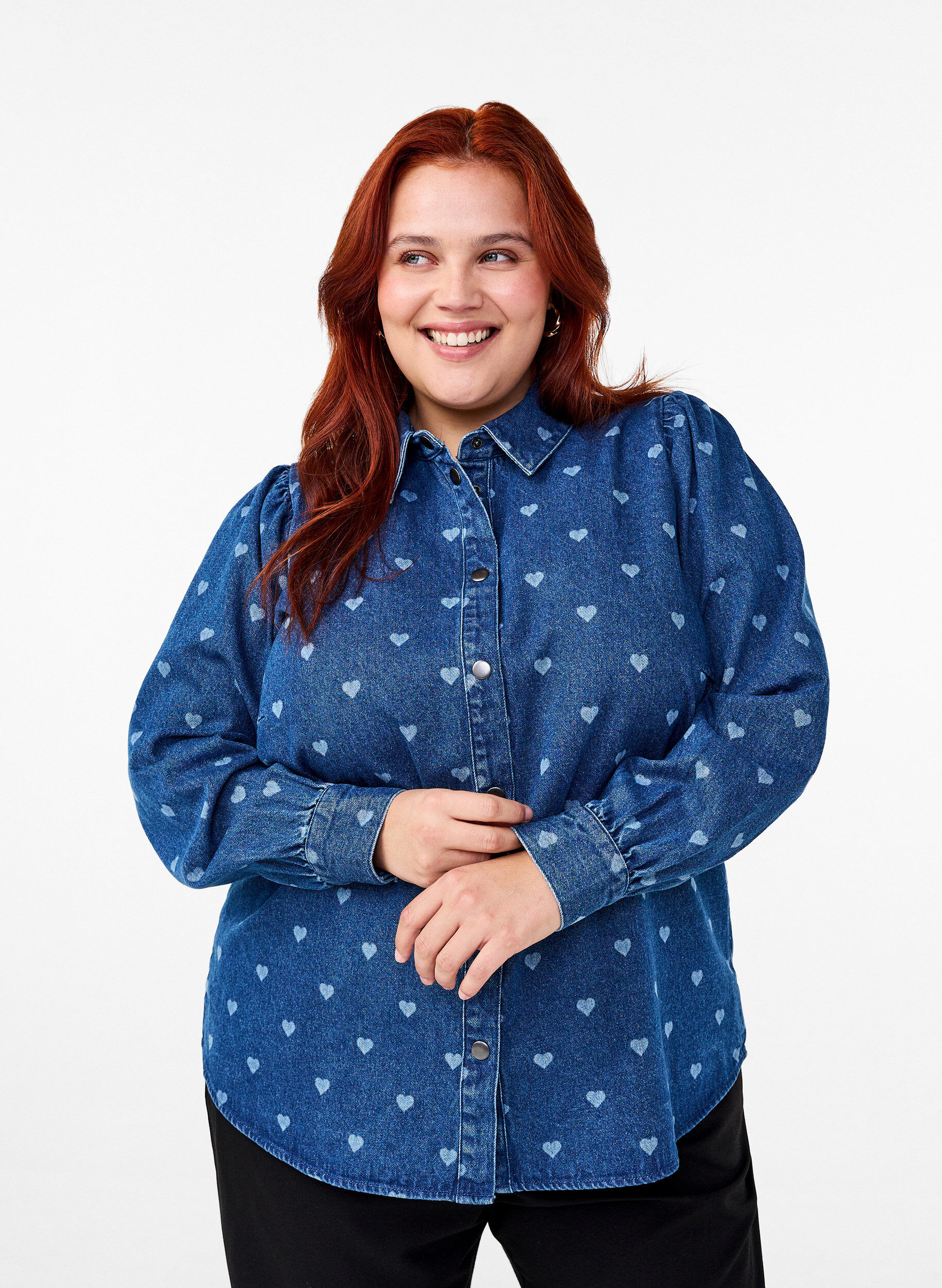 Zizzi Denimskjorte med hjerter, L. Blue D. W. Heart, Model image number 0