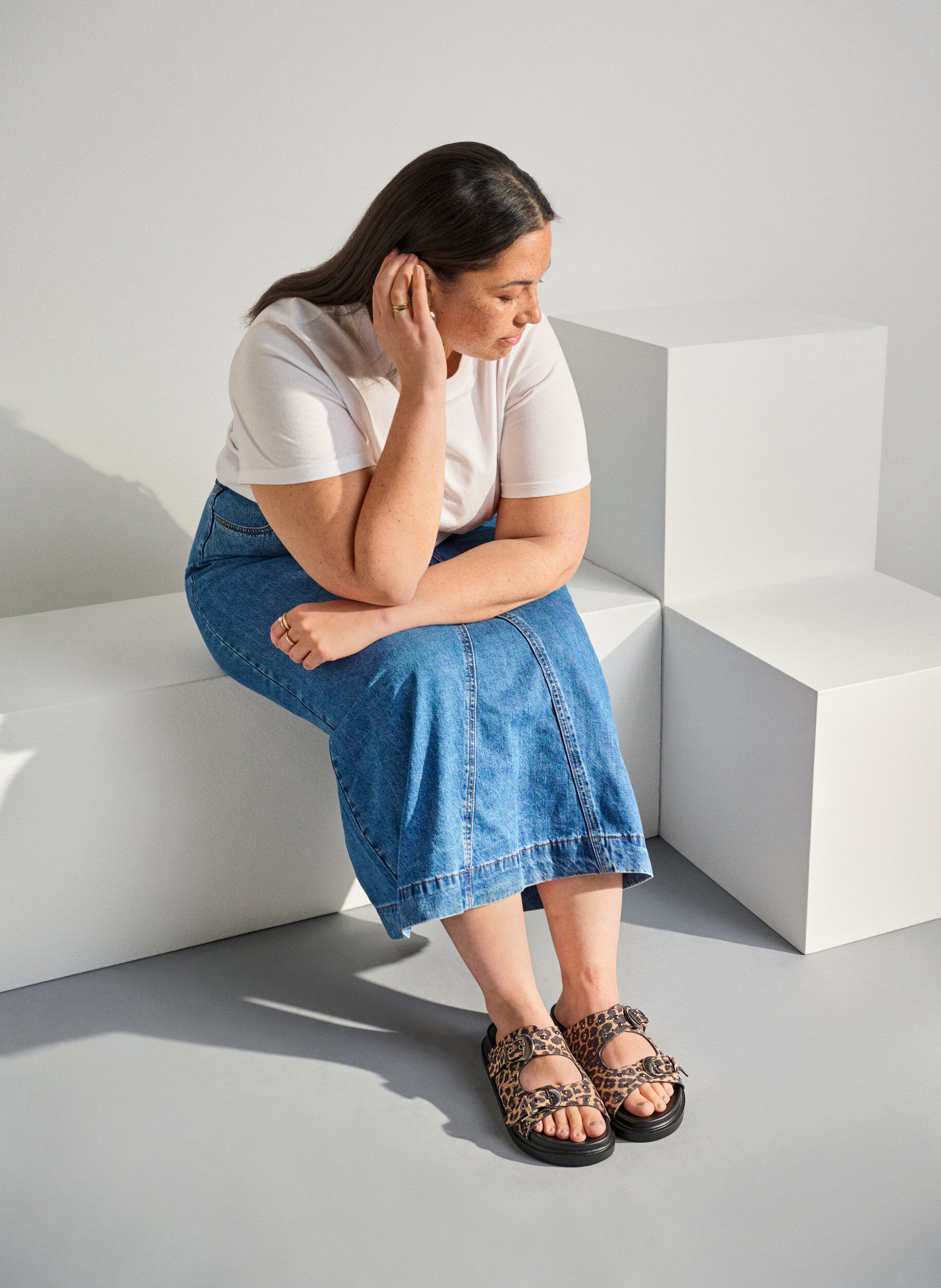 Wide fit - Sandal med nitter