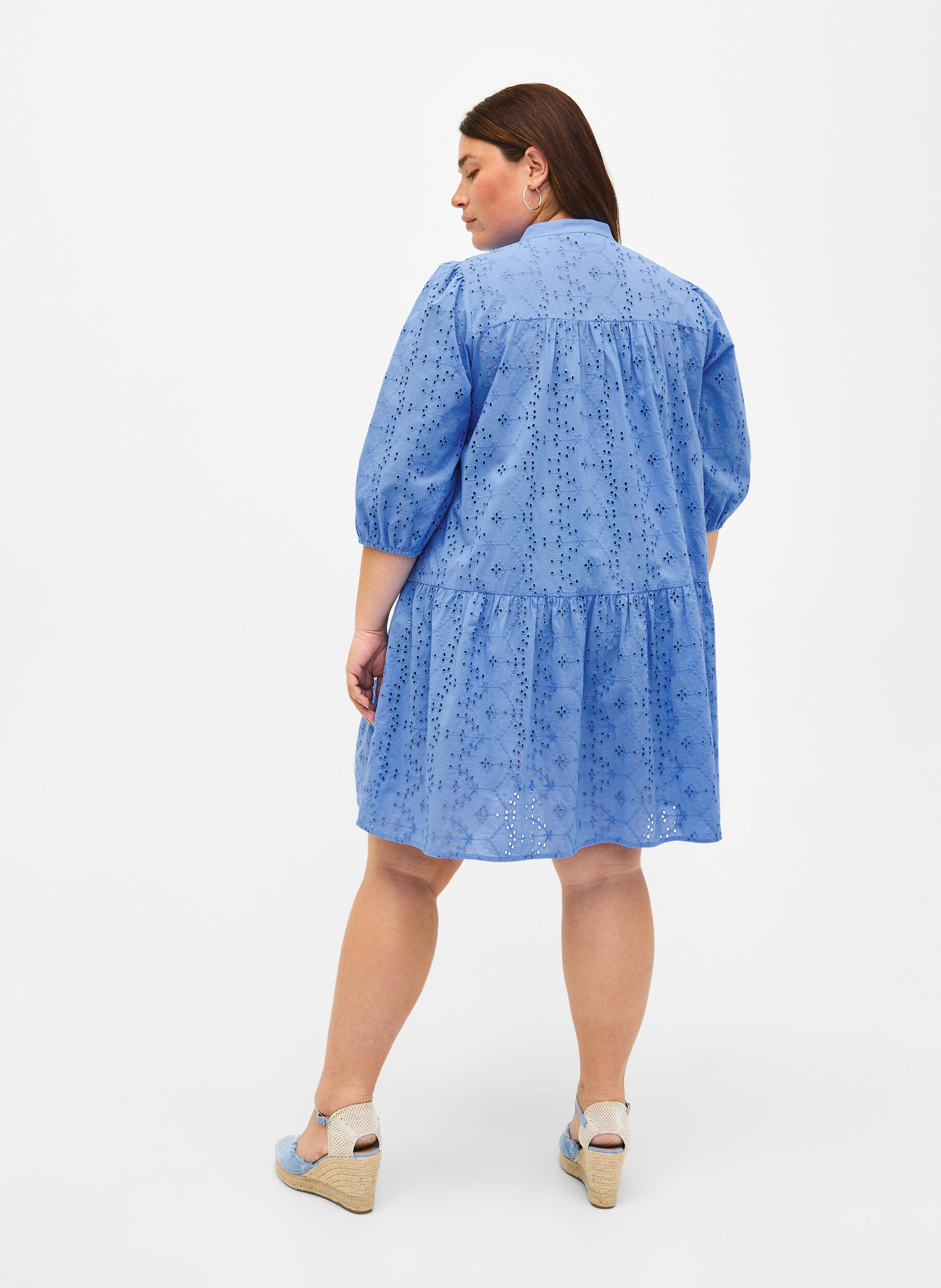 Zizzi Broderi anglaise skjortekjole i bomuld, Marina, Model image number 1