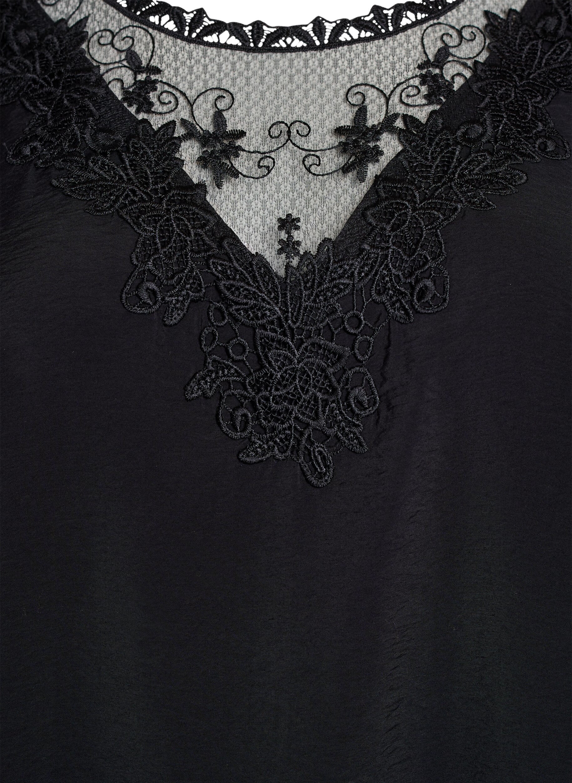 ZizziBluse med 3/4 &aelig;rmer og blondedetalje, Sort, Packshot image number 2