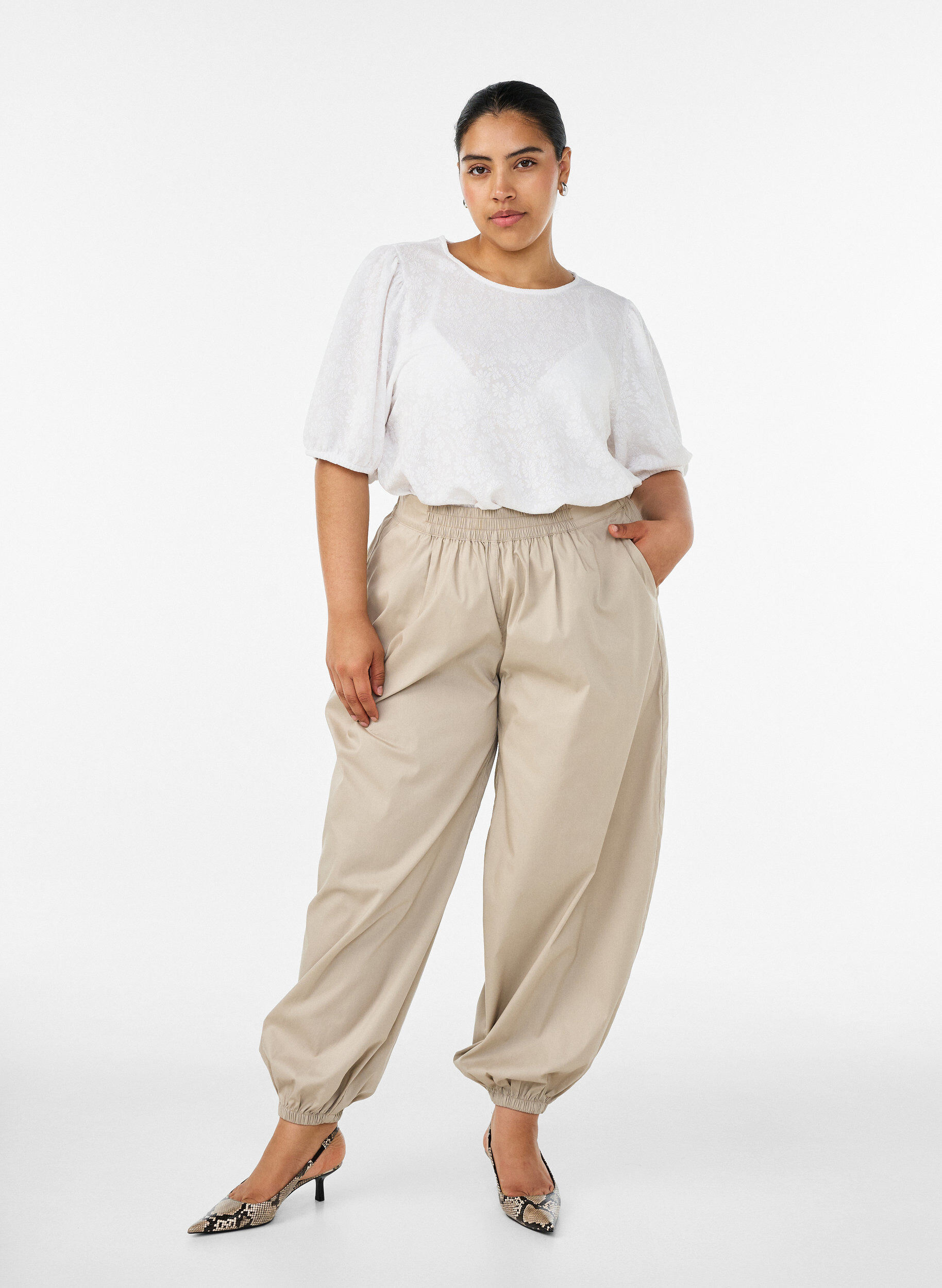 ZizziBluse med struktur og korte &aelig;rmer, Hvid, Model image number 1