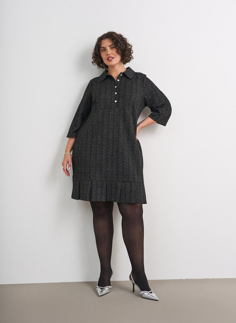 Kort kjole i boucl&eacute; med dekorative knapper, Sort, Model image number 1