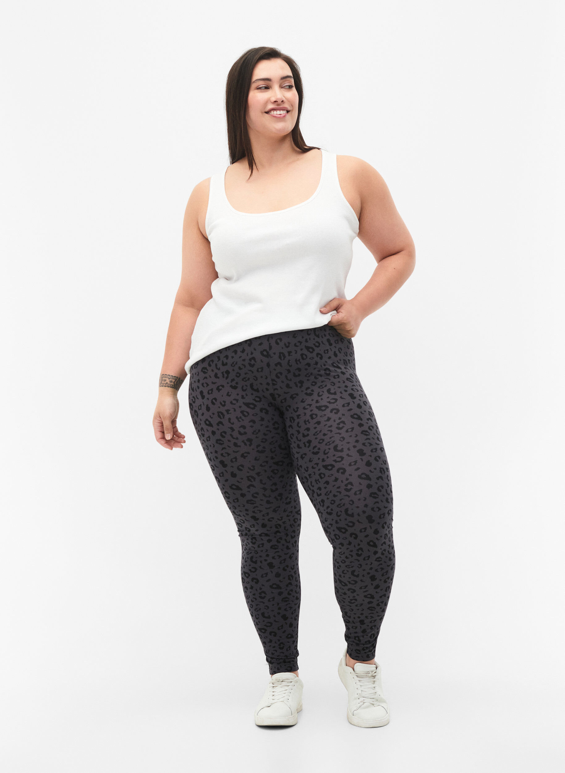 Zizzi Viskose leggings med leo print, Gr&aring;, Model image number 1