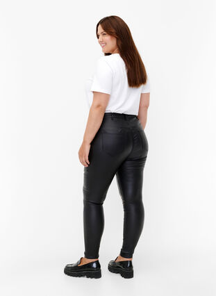 Coated Amy jeans med lynlåsdetalje, Black, Model image number 1