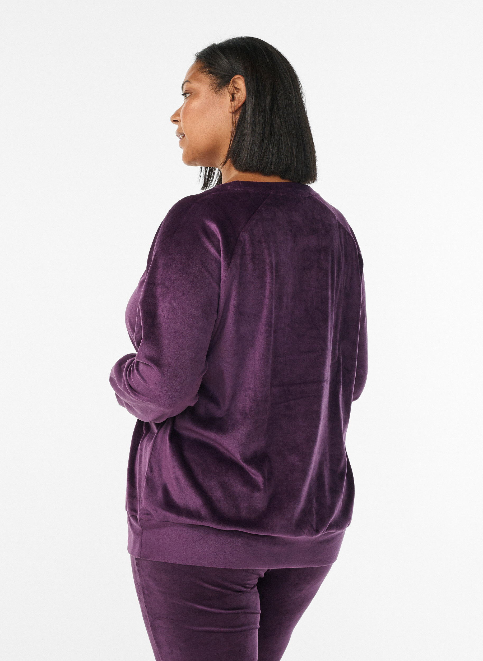 Zizzi Velourbluse med raglan&aelig;rmer, Lilla, Model image number 2