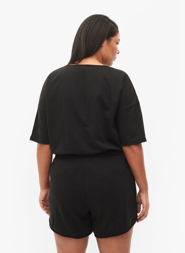 Ensfarvede sweatshorts med lommer, Black, Model image number 1
