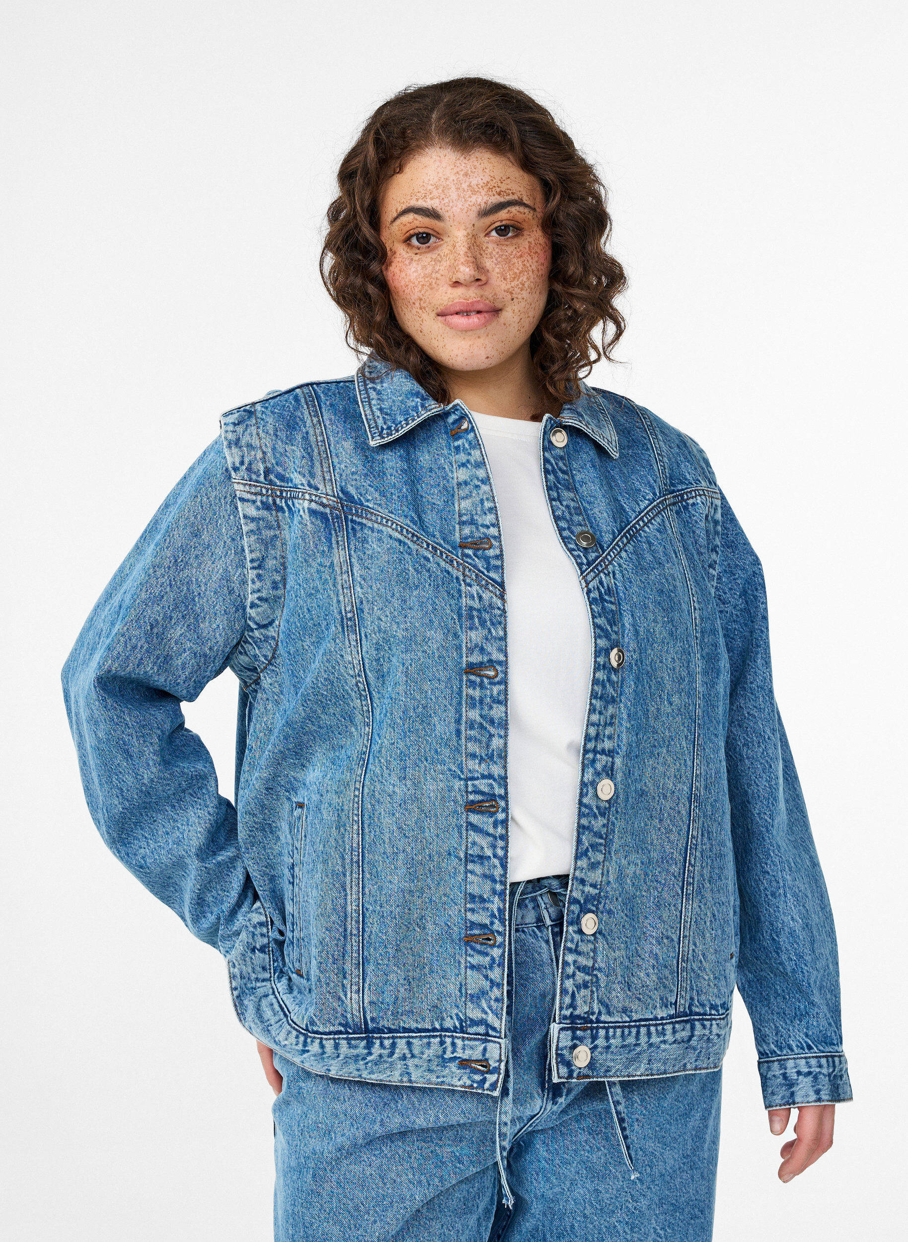 Zizzi Denimjakke med aftagelige &aelig;rmer, Bl&aring;, Model image number 0