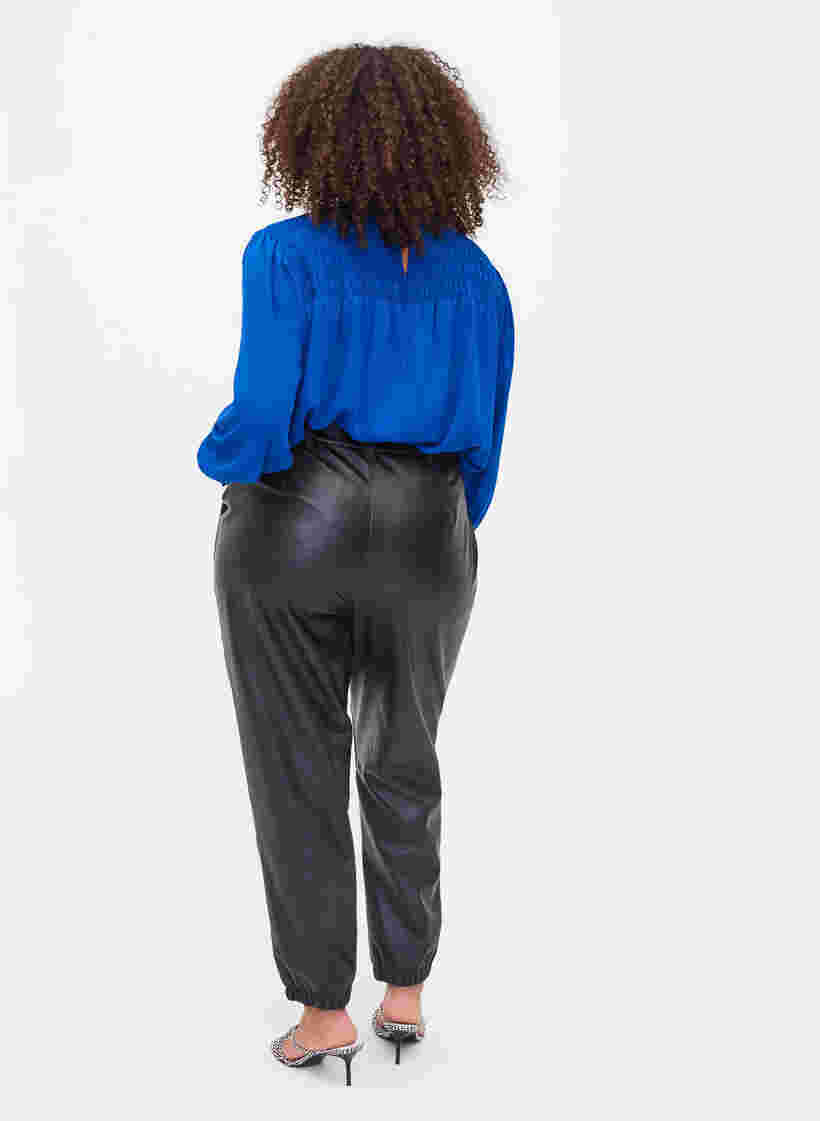 Bukser i imiteret læder, Black, Model image number 1