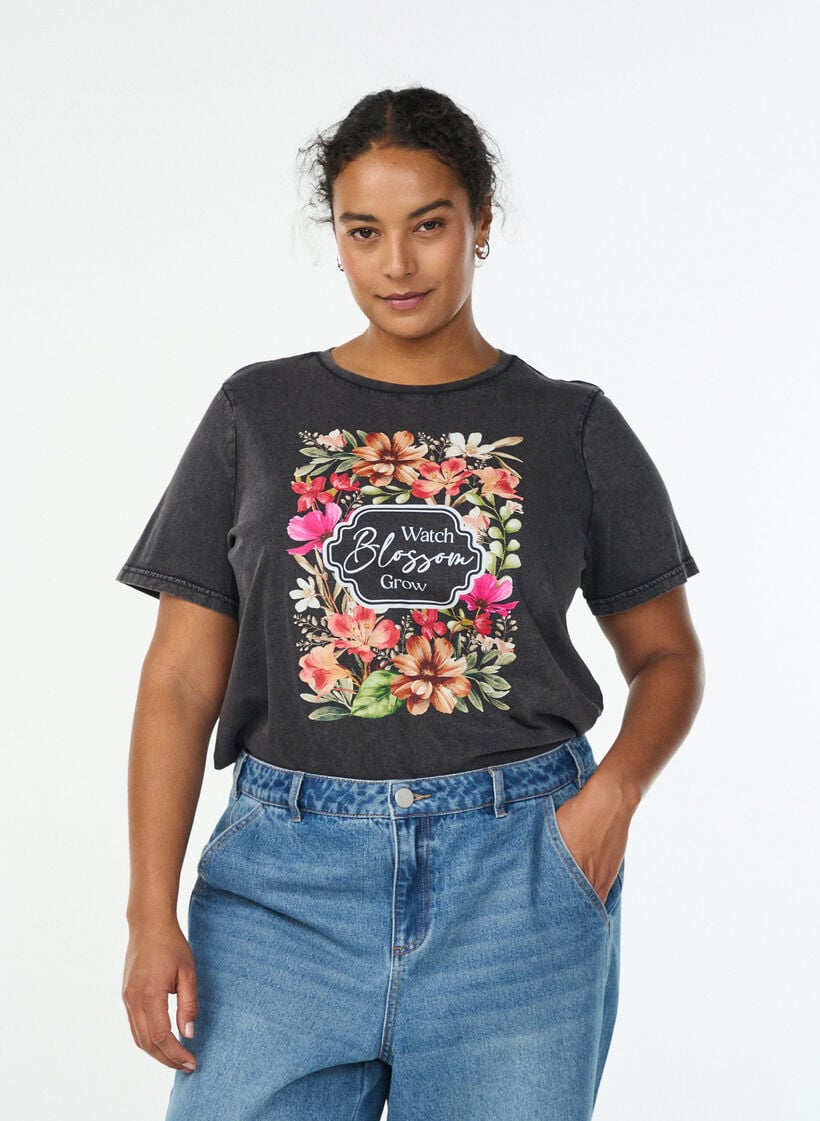 T-shirt i økologisk bomuld med print washed effekt, Grå, Model