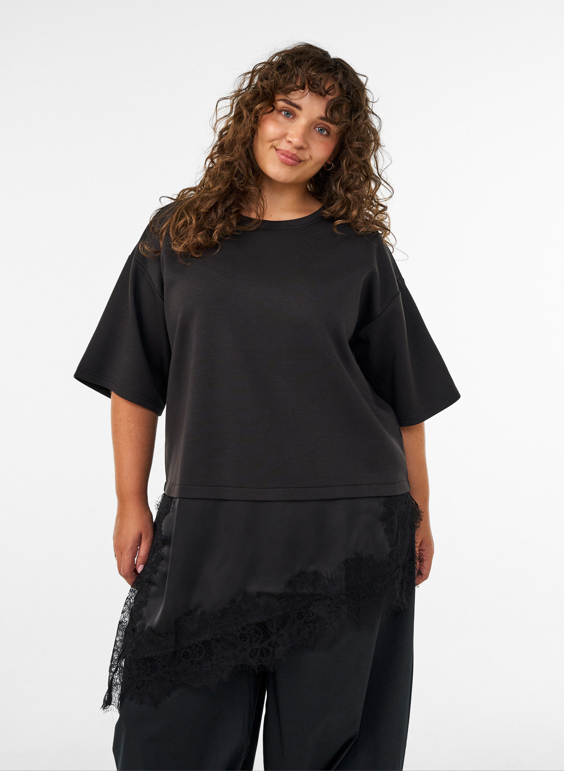 ZizziJerseybluse med lag-p&aring;-lag-look og blonde, Sort, Model image number 0