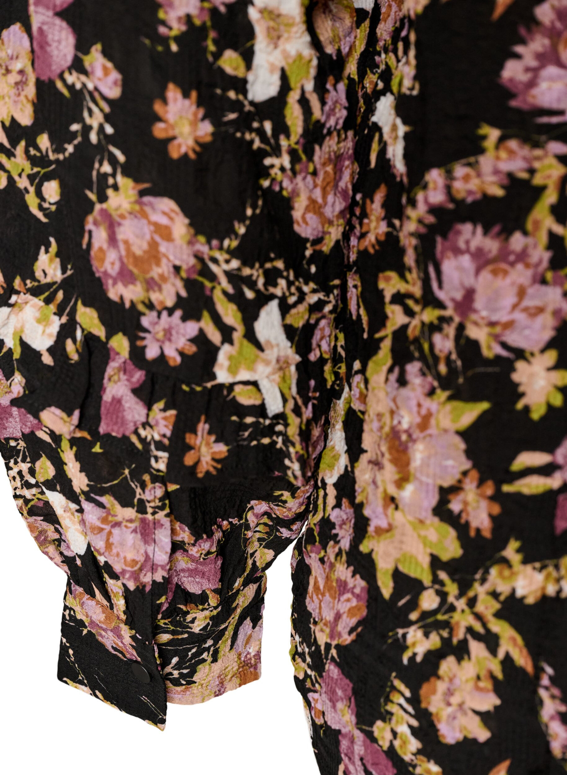 ZizziBluse med blomsterprint og fl&aelig;sedetaljer, Sort, Packshot image number 3