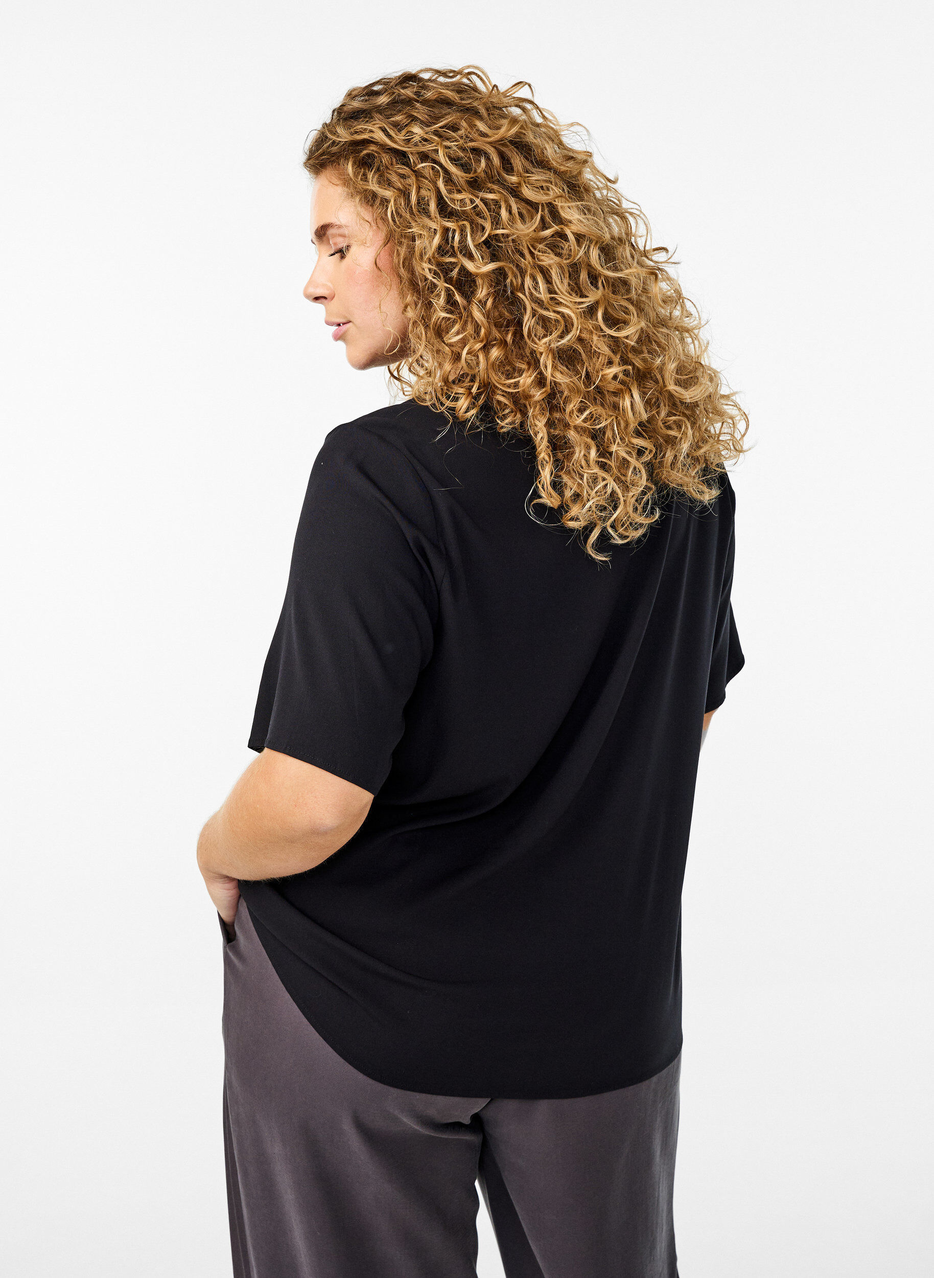 ZizziKort&aelig;rmet v&aelig;vet bluse med rund hals, Sort, Model image number 2
