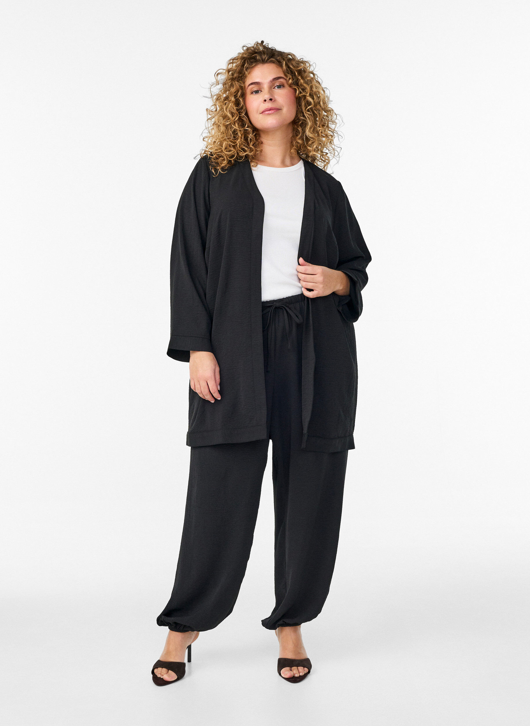 Zizzi Kimono med 7/8-&aelig;rmer, Sort, Model image number 1