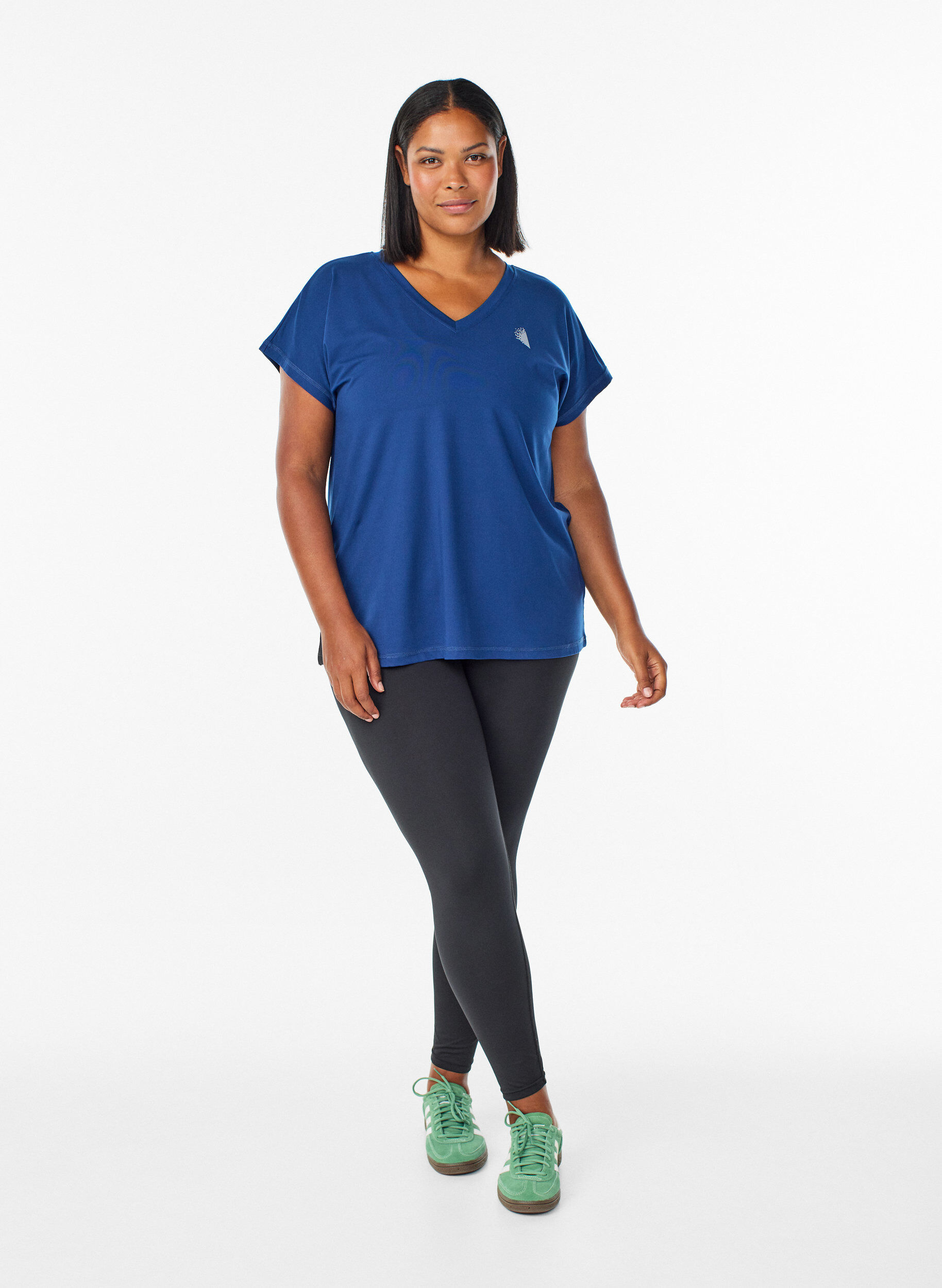 ZizziL&oslash;s tr&aelig;nings t-shirt med v-hals, Bl&aring;, Model image number 1