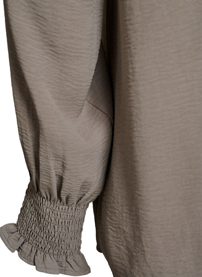 Bluse med smock manchetter og V-udsk&aelig;ring, Beige, Packshot image number 3