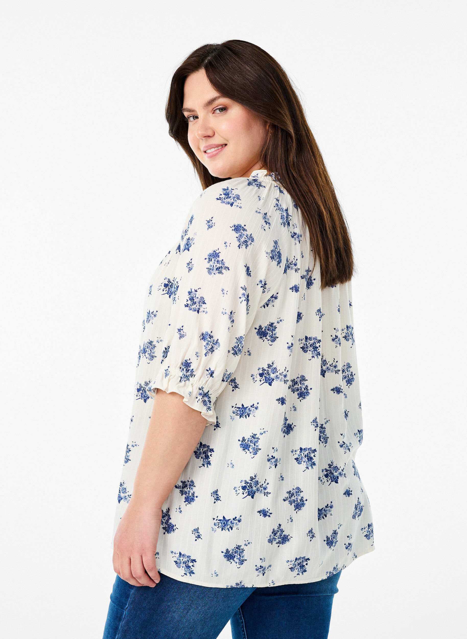 ZizziBlomstret viskosebluse med halvlange &aelig;rmer, Hvid, Model image number 2