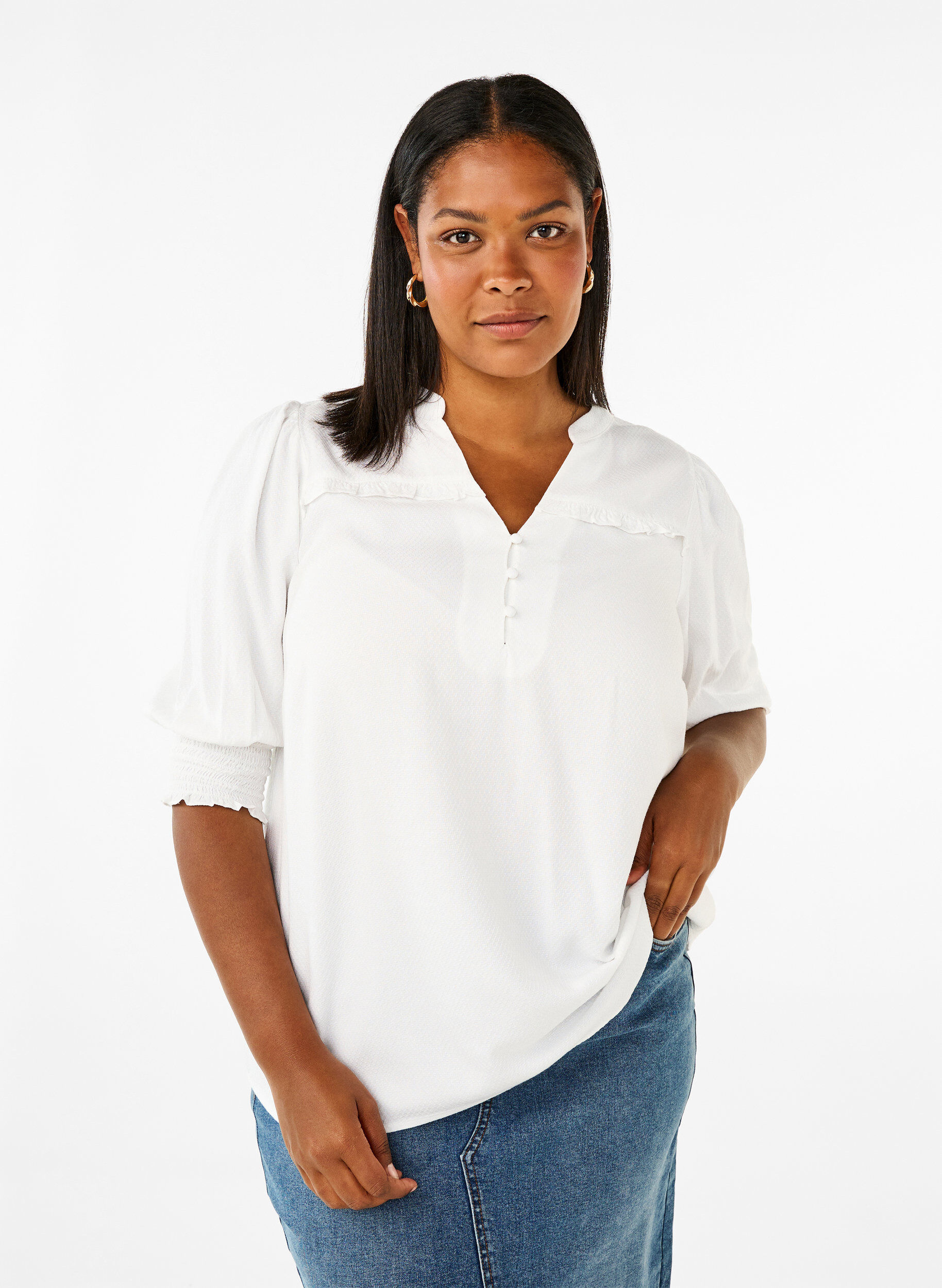 Zizzi Viskosebluse med smock og fl&aelig;sedetalje, Bright White, Model image number 0