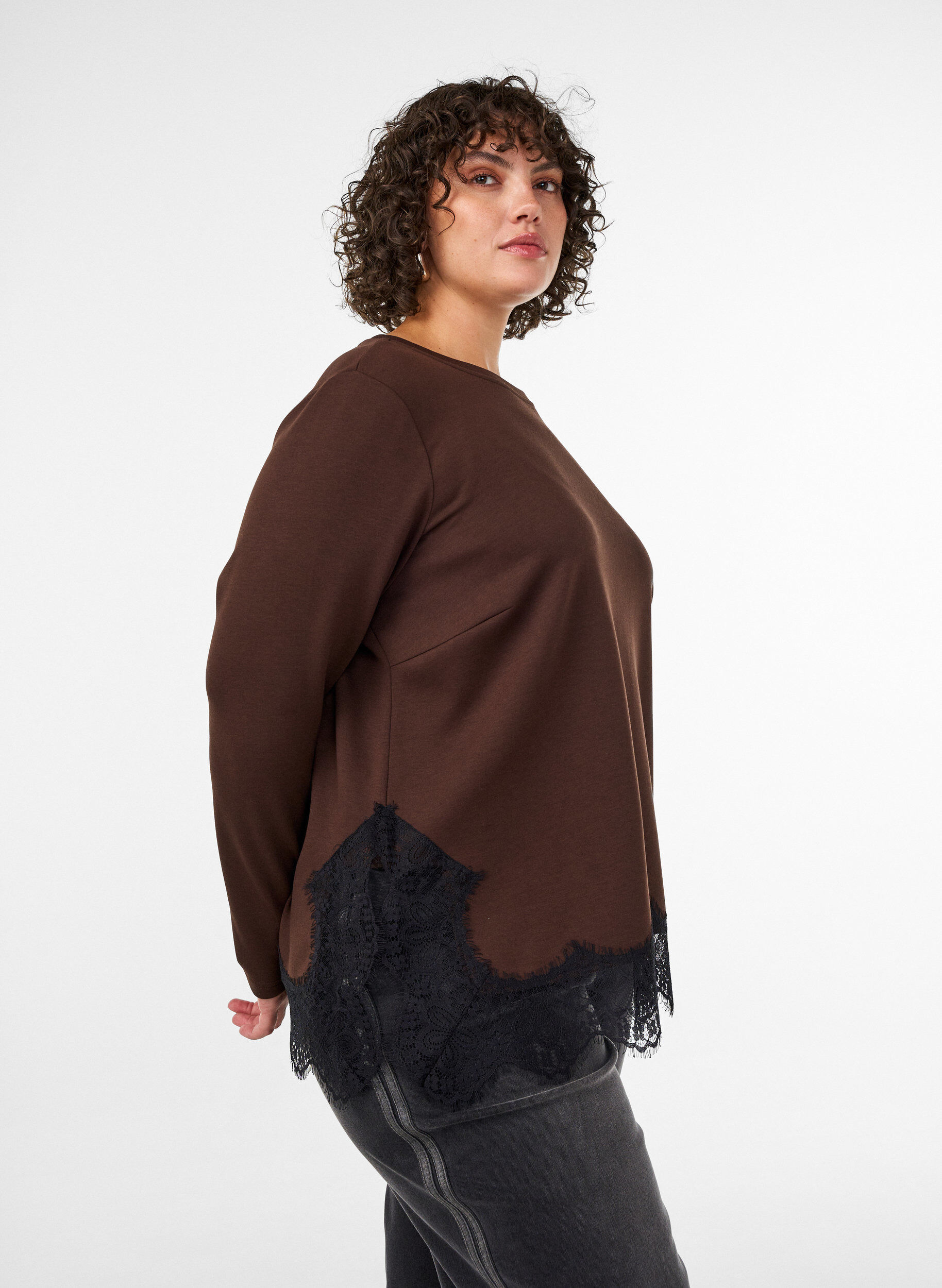 ZizziJerseybluse med blondekant, Brun, Model image number 3