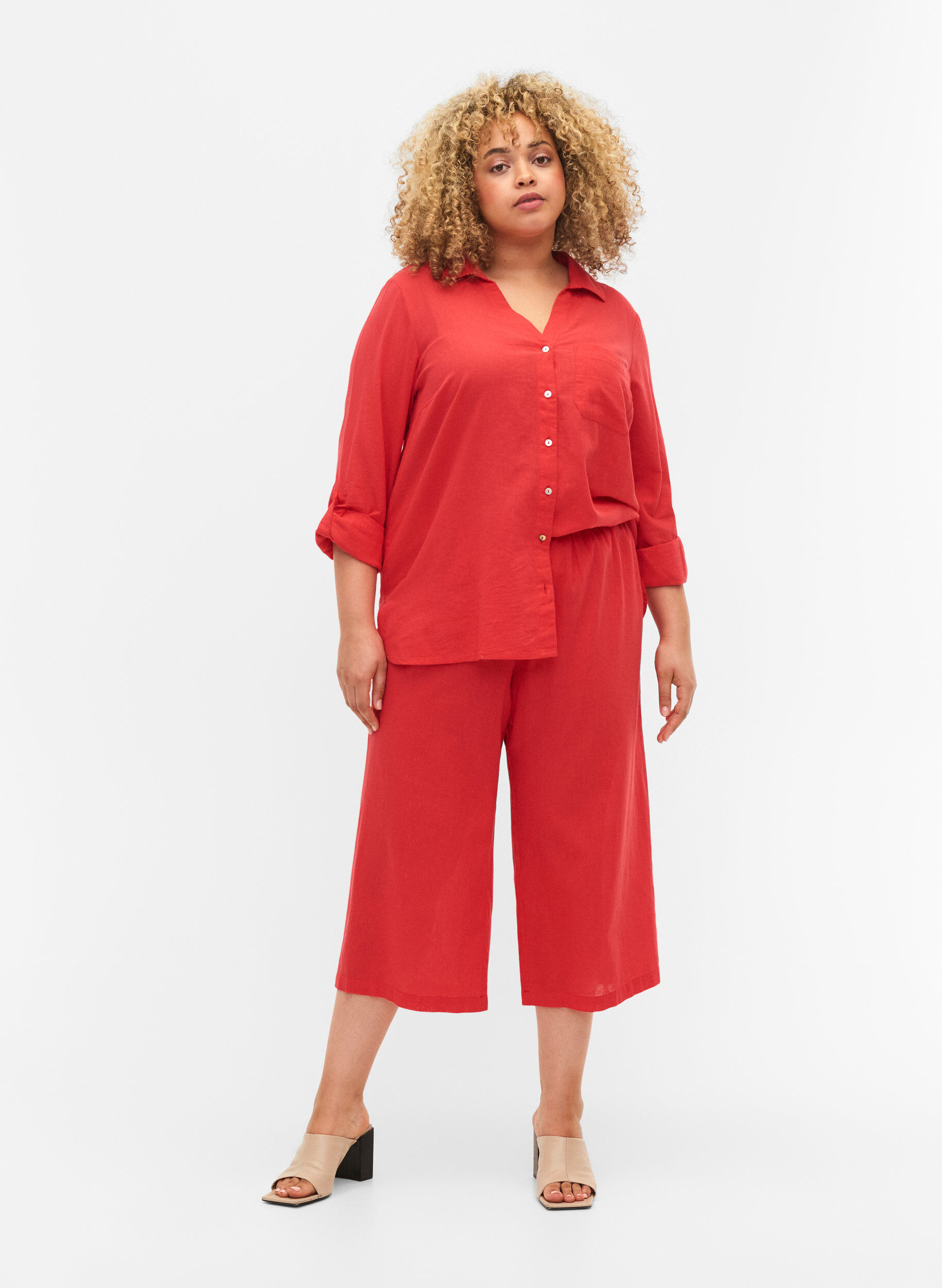 Zizzi Skjortebluse med knaplukning i bomuldsmix med h&oslash;r, Hibiscus, Model image number 2