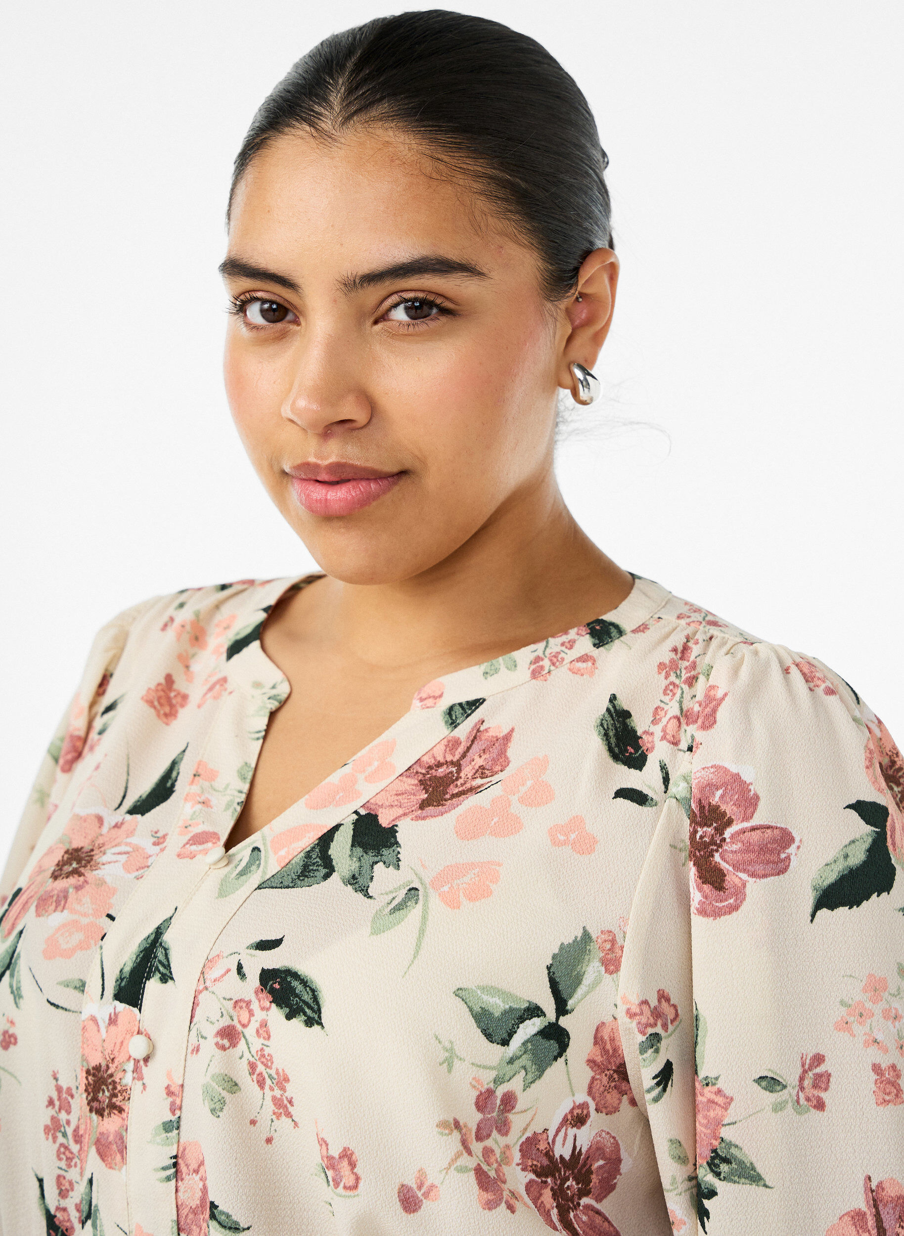 ZizziMidikjole med smock og dekorative knapper, Beige, Model image number 2