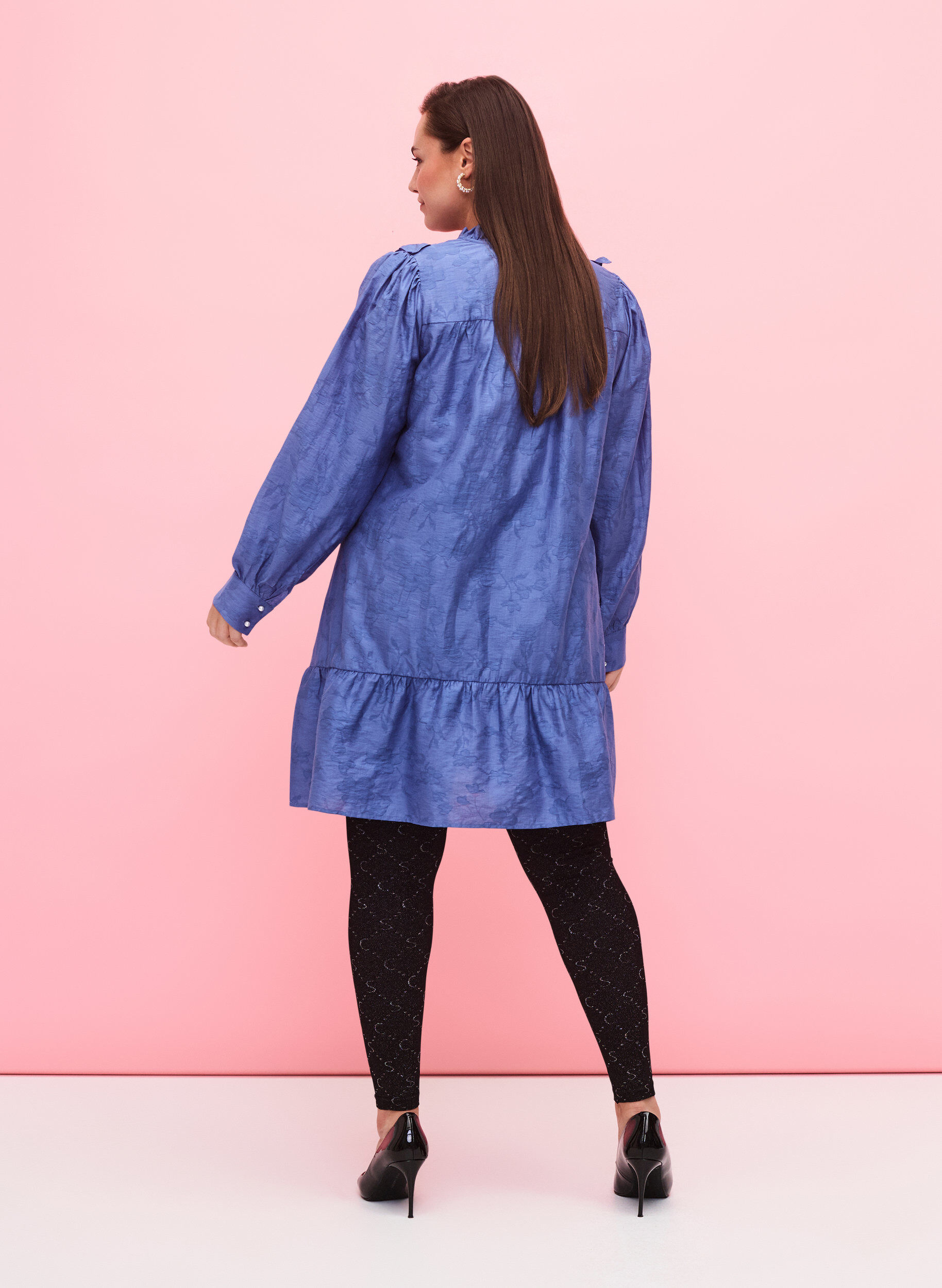 Zizzi Seamless leggings med s&oslash;lvfarvet m&oslash;nster, Black, Model image number 1