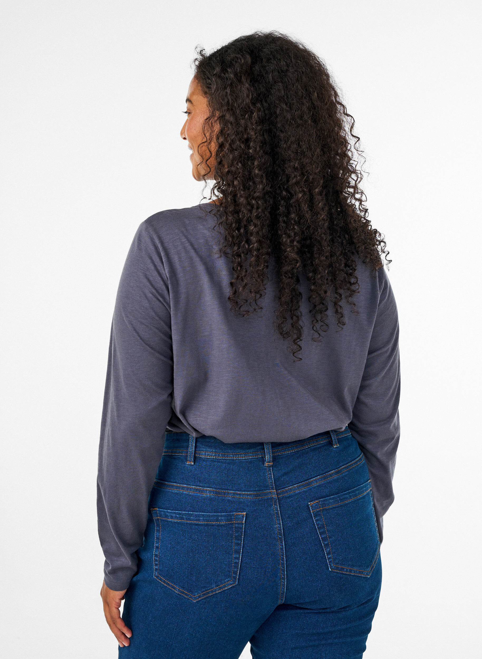 ZizziLang&aelig;rmet t-shirt med V-hals og knapper, Gr&aring;, Model image number 2