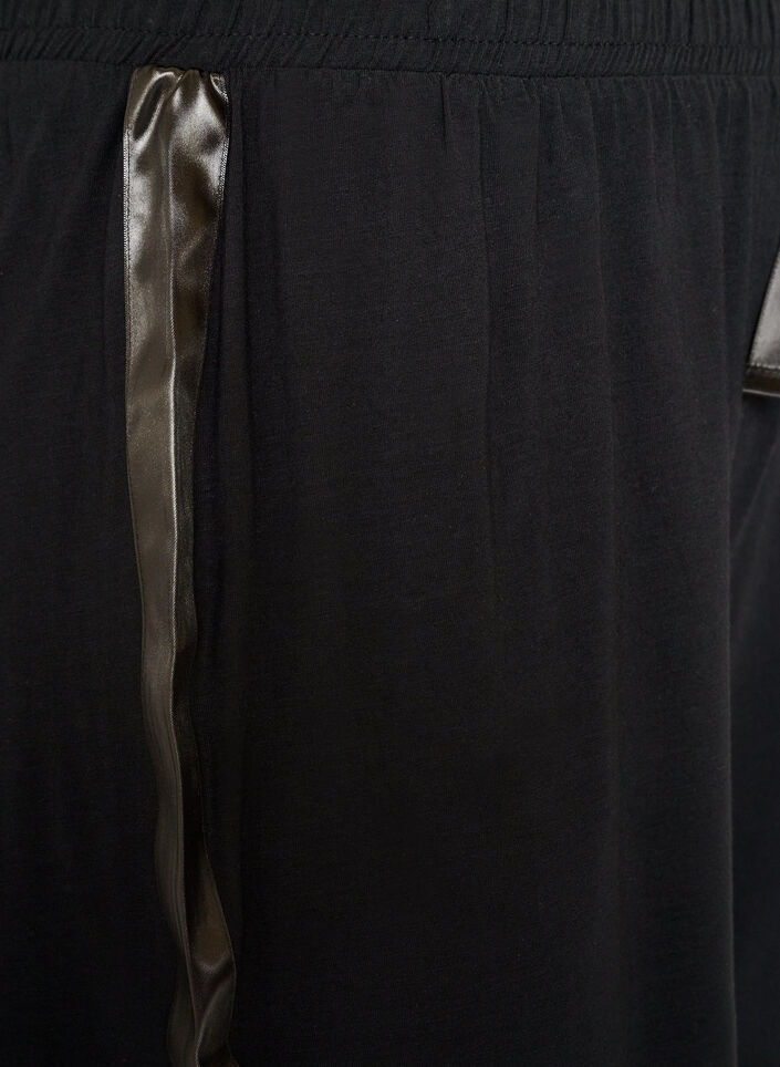 Natshorts i modal med kontrastb&aring;nd, Sort, Packshot image number 2