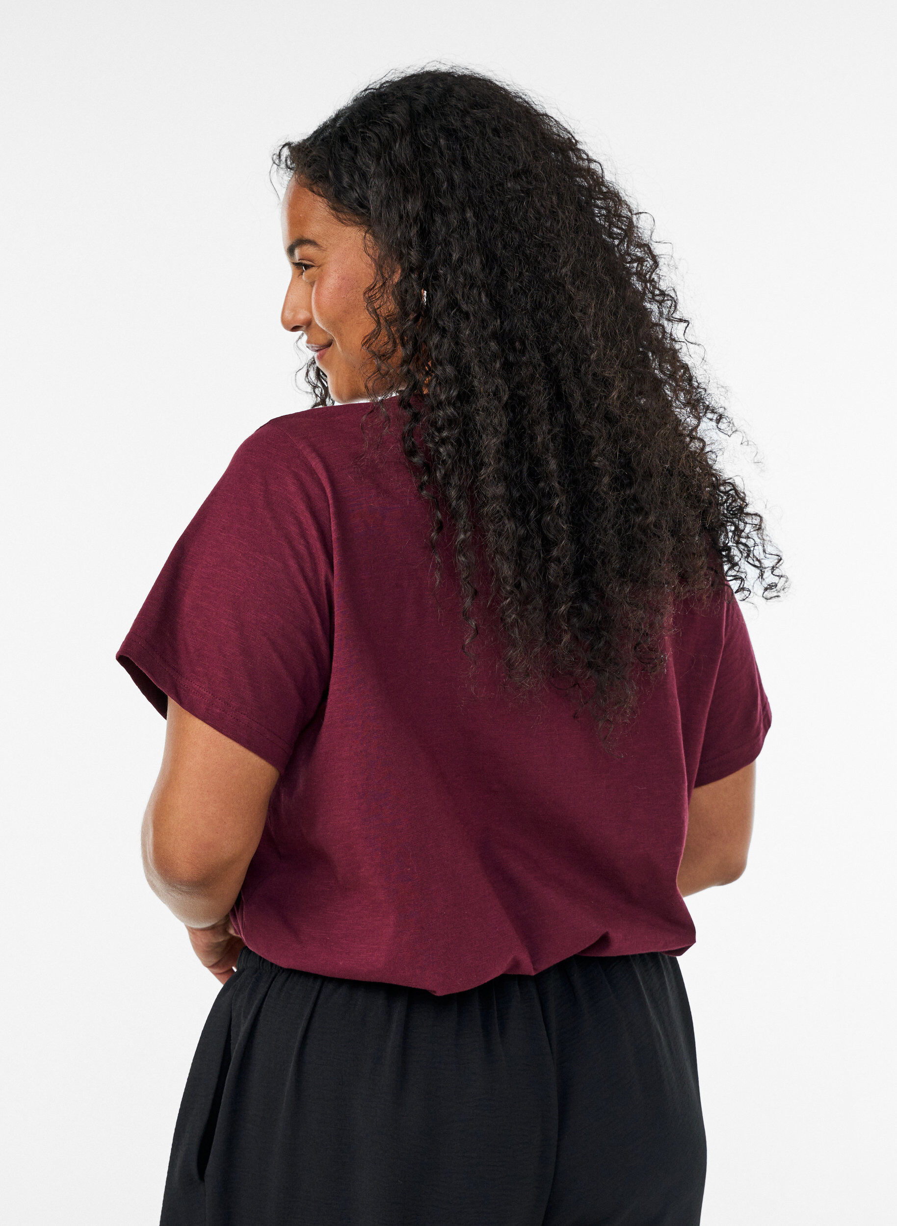 ZizziT-shirt med knapdetalje, M&oslash;rk Bordeaux, Model image number 2