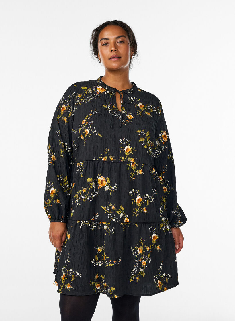 Kjole med blomsterprint og bindeb&aring;nd, Sort, Model image number 0