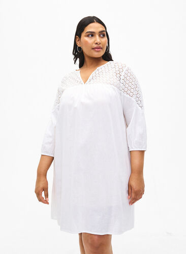 Kjole i bomuldsmix med hør og crochetdetalje, Bright White, Model image number 0