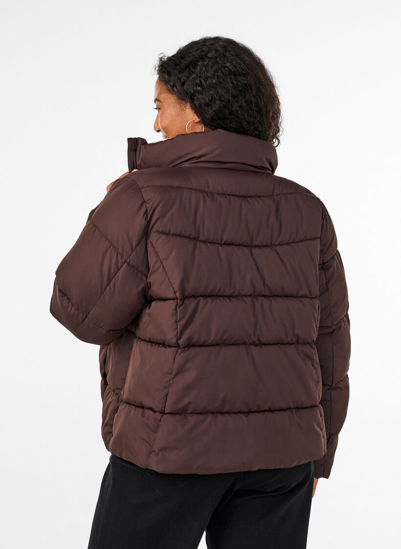 Kort pufferjakke med h&oslash;j krave, Brun, Model image number 2