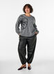 Strikbluse med blomsterapplikation, Gr&aring;, Model image number 1