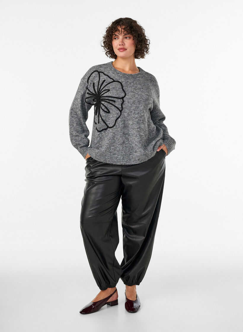Strikbluse med blomsterapplikation, Gr&aring;, Model image number 1