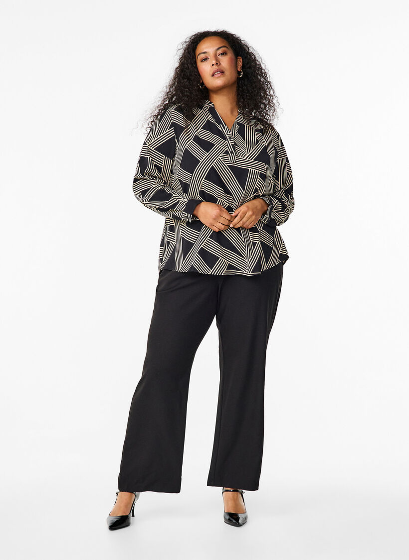 Langærmet skjortebluse med v-hals, BLACK BEIGE GRAPHIC, Model image number 2