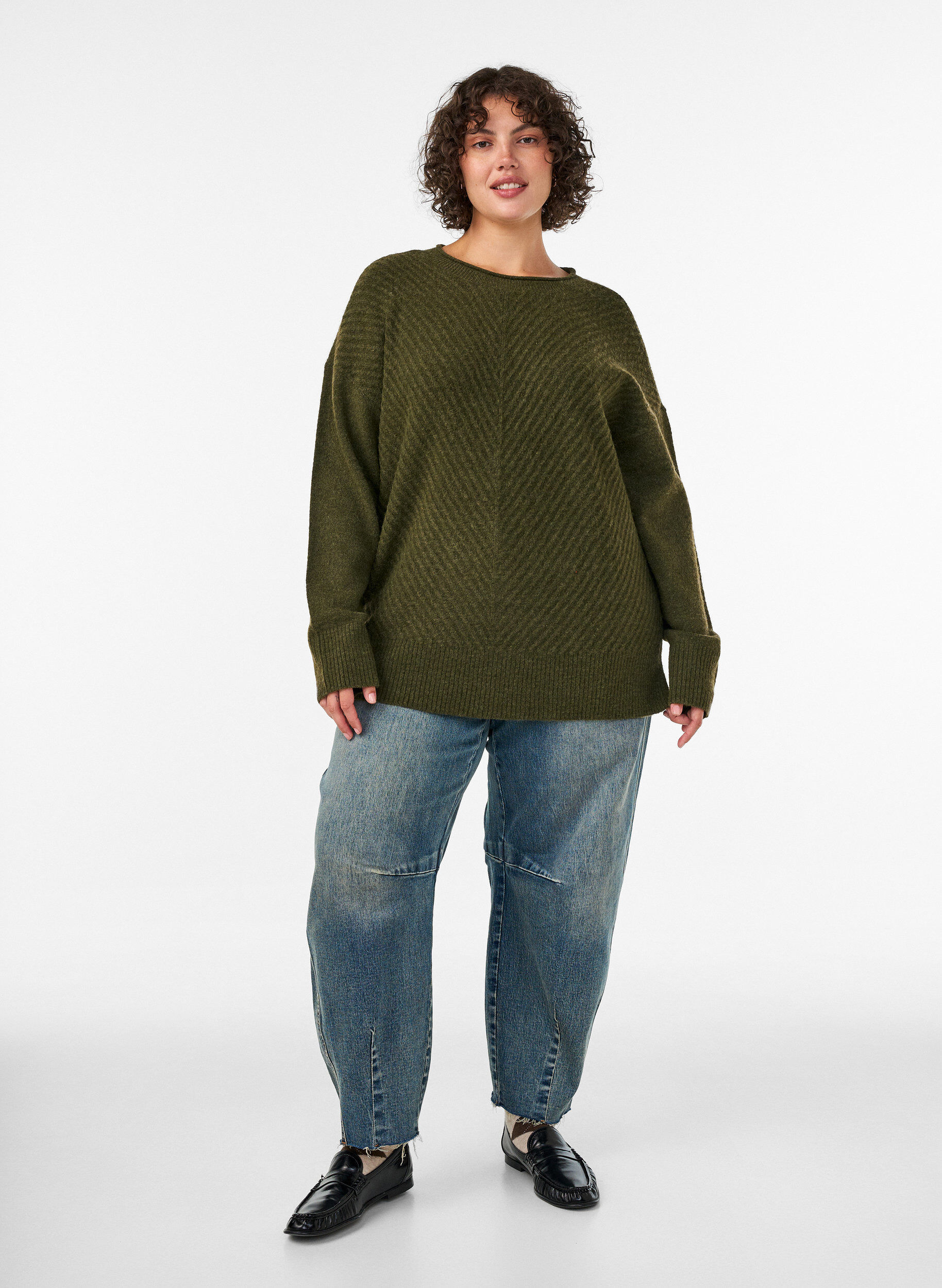 ZizziStrikbluse med V-formet ribm&oslash;nster og slidser, Gr&oslash;n, Model image number 1