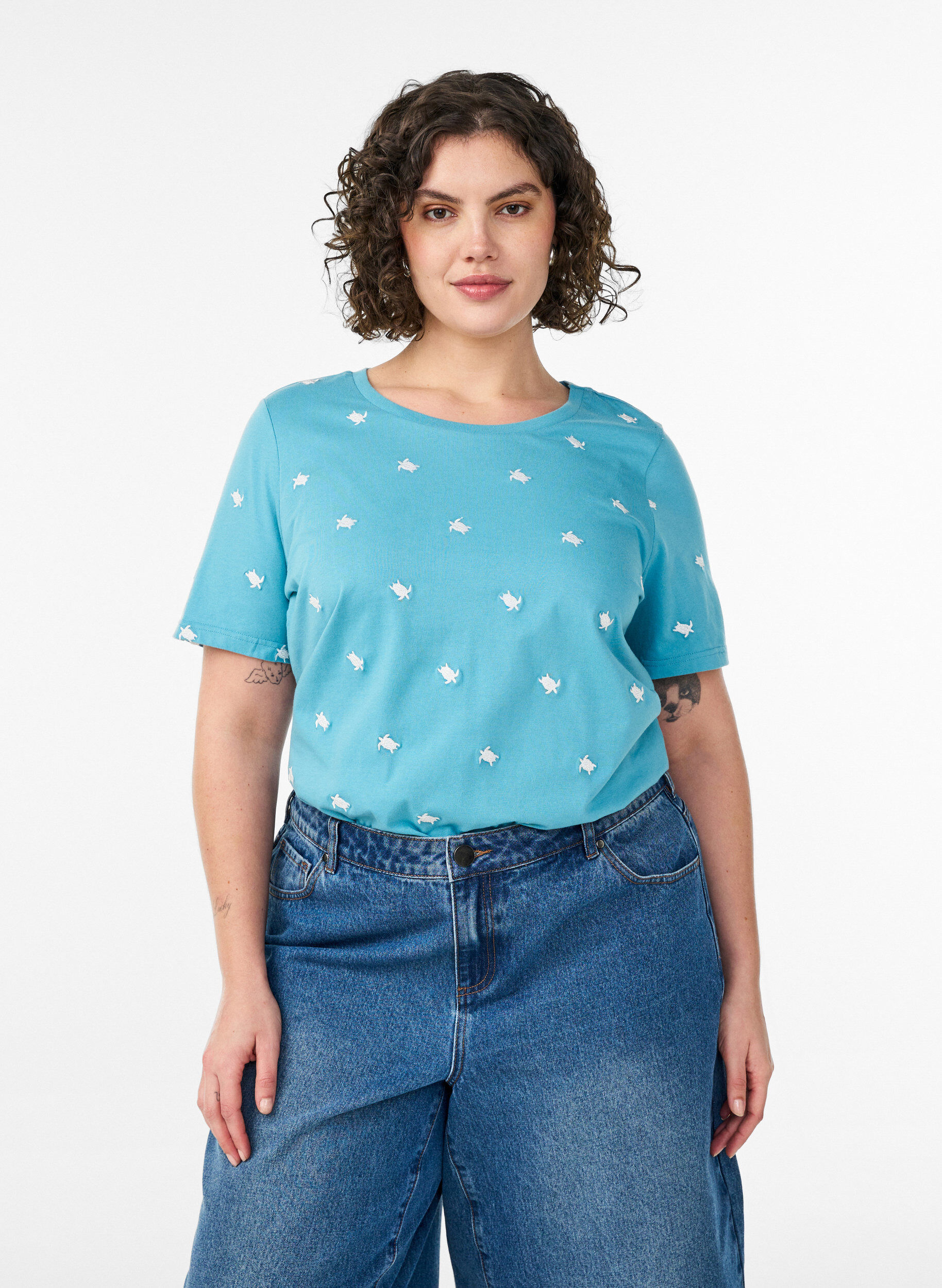T-shirt i &oslash;kologisk bomuld med broderede motiver, Bl&aring;, Model