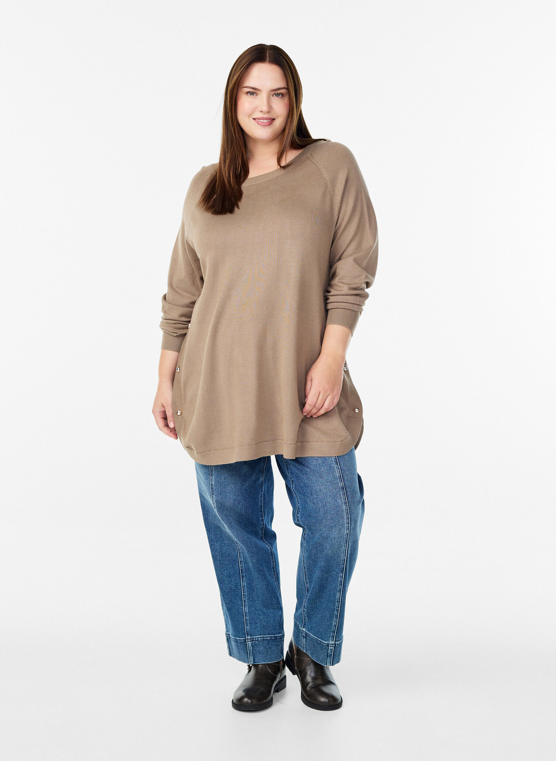 Zizzi Strikbluse med knapper i siden, Beige, Model image number 1