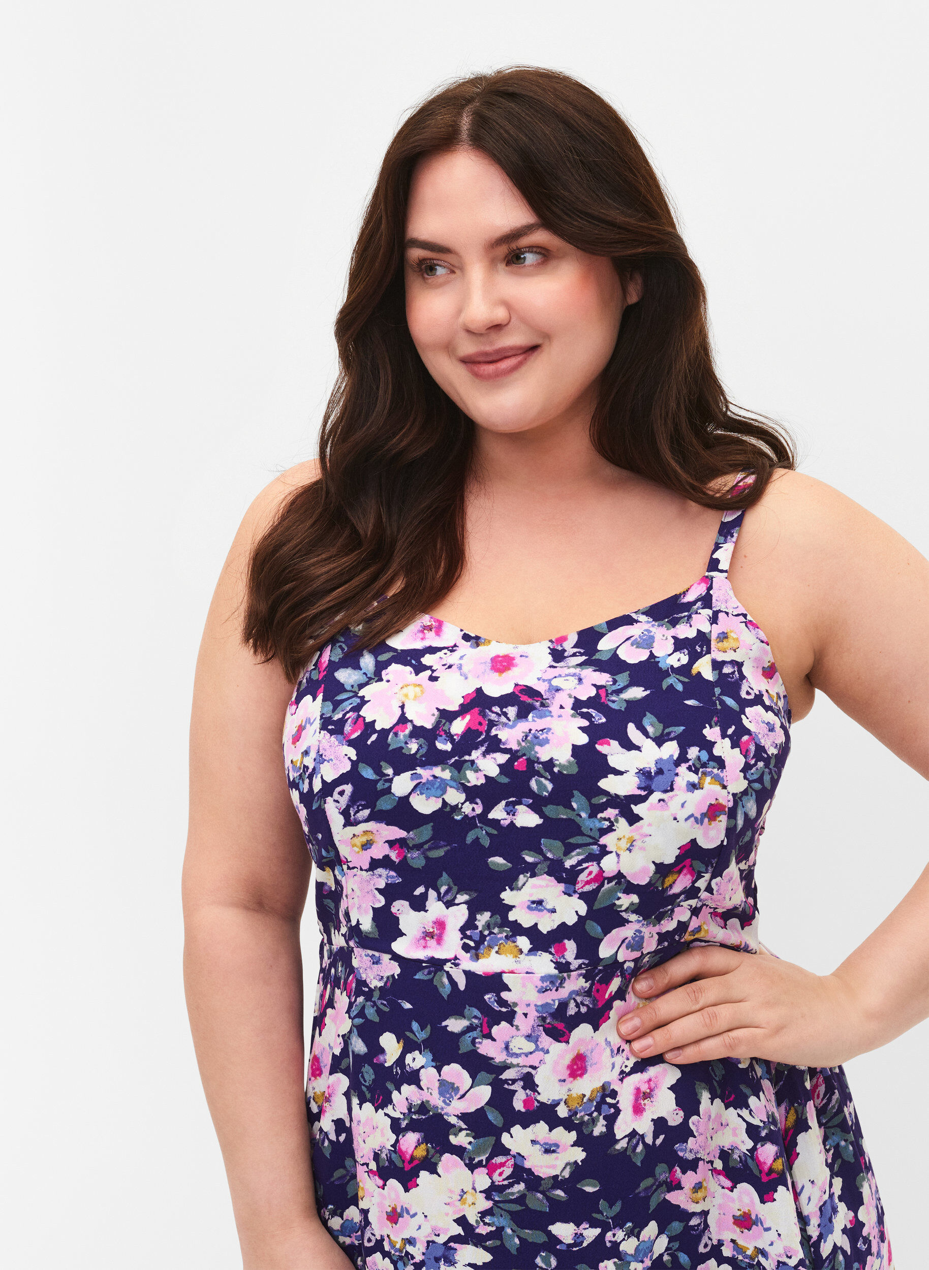 Zizzi Blomstret stropkjole i viskose med smock, Blue Flower, Model image number 2