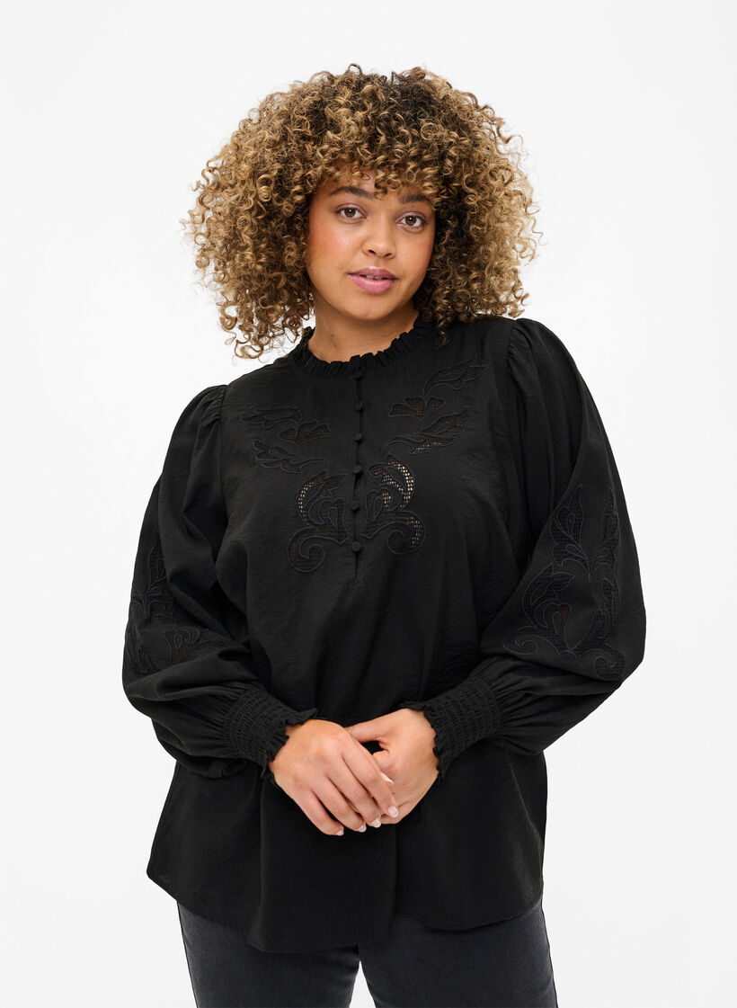 Bluse med flæser og broderi anglaise, Black, Model image number 0
