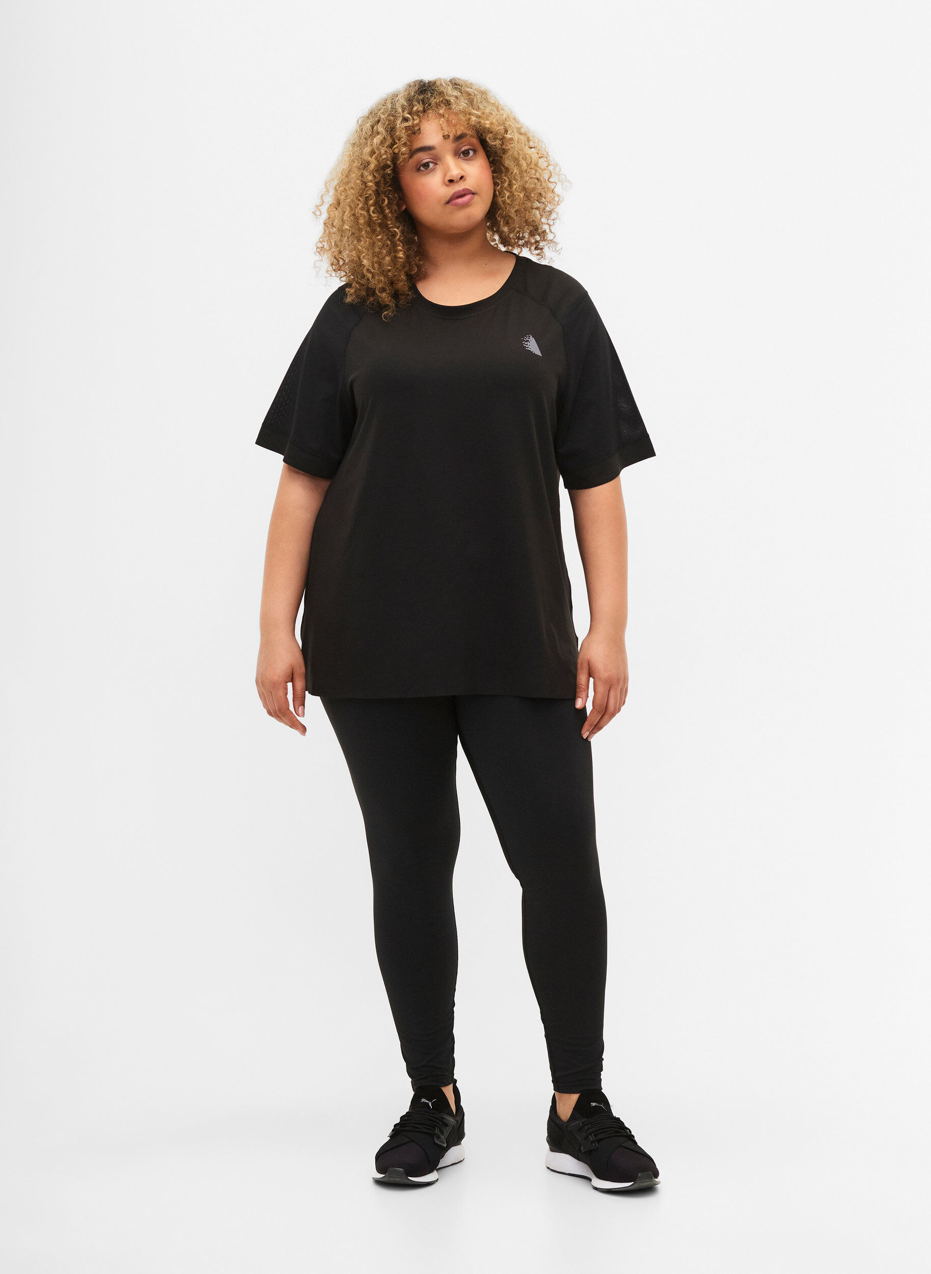 Zizzi Kort&aelig;rmet tr&aelig;nings t-shirt med rund hals, Black, Model image number 0