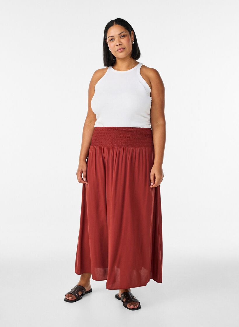 Maxinederdel i viskose med smock, R&oslash;d, Model image number 0