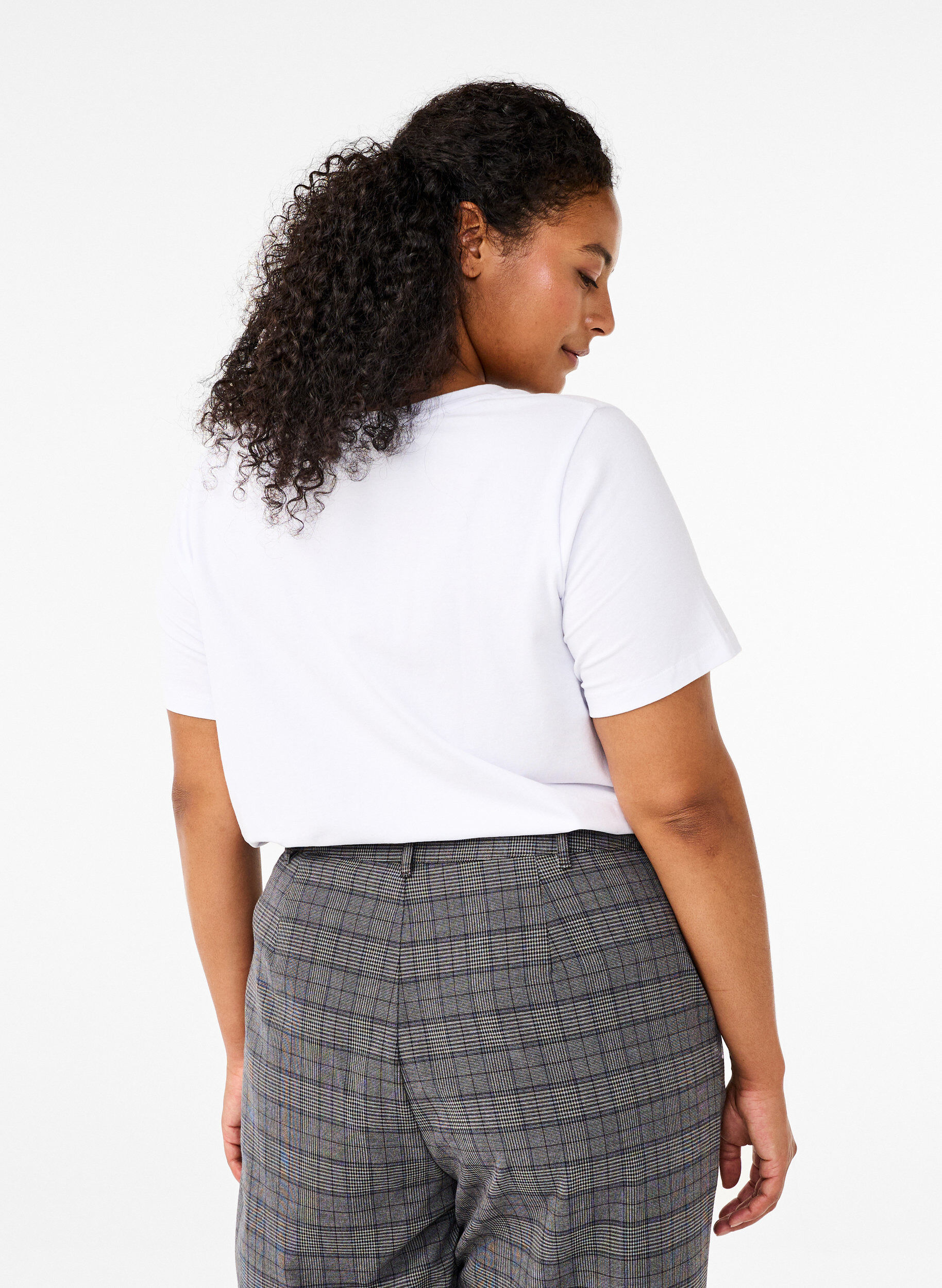 Zizzi Ensfarvet basis t-shirt i bomuld, Hvid, Model image number 2